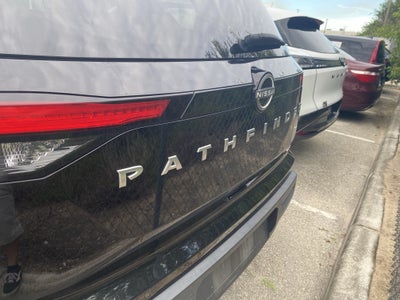 2024 Nissan Pathfinder SV