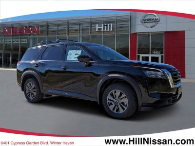 2025 Nissan Pathfinder SV