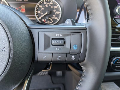 2025 Nissan Pathfinder SV