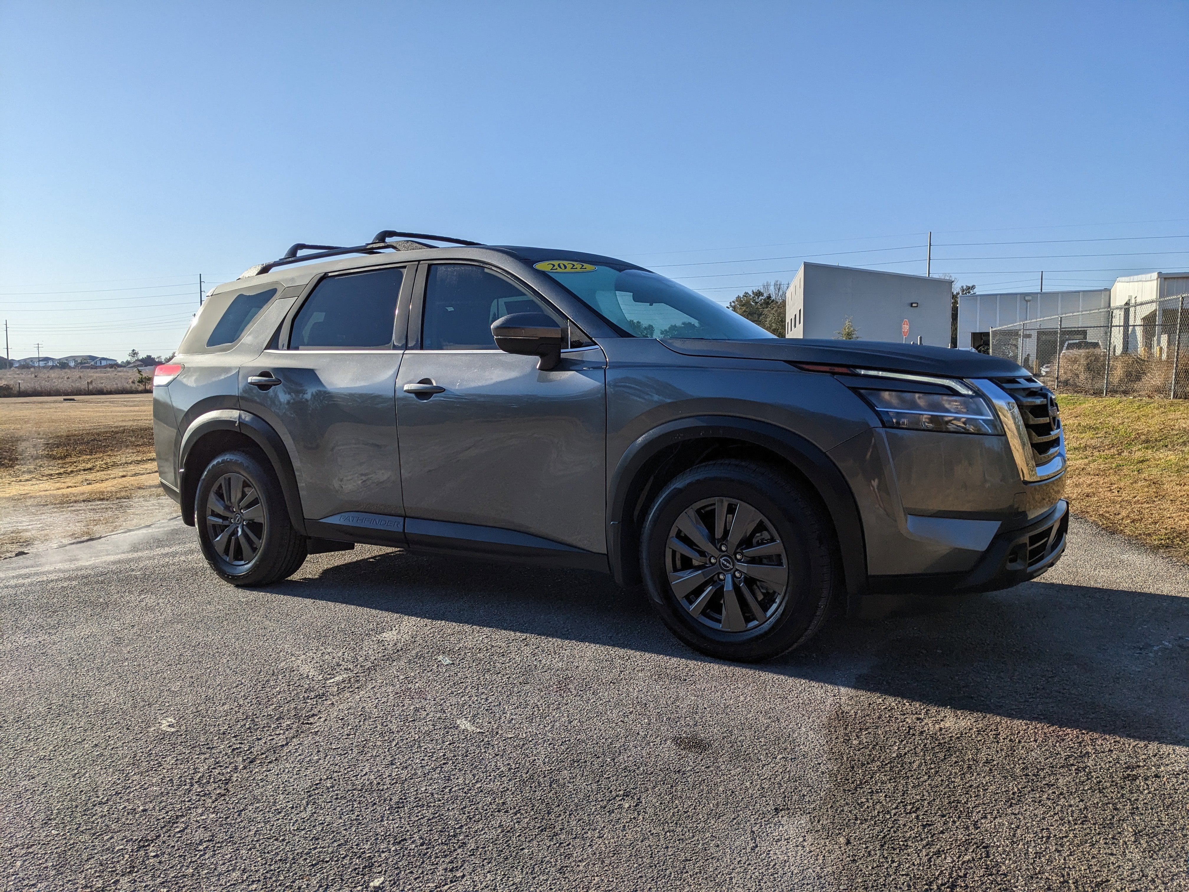 2022 Nissan Pathfinder SV