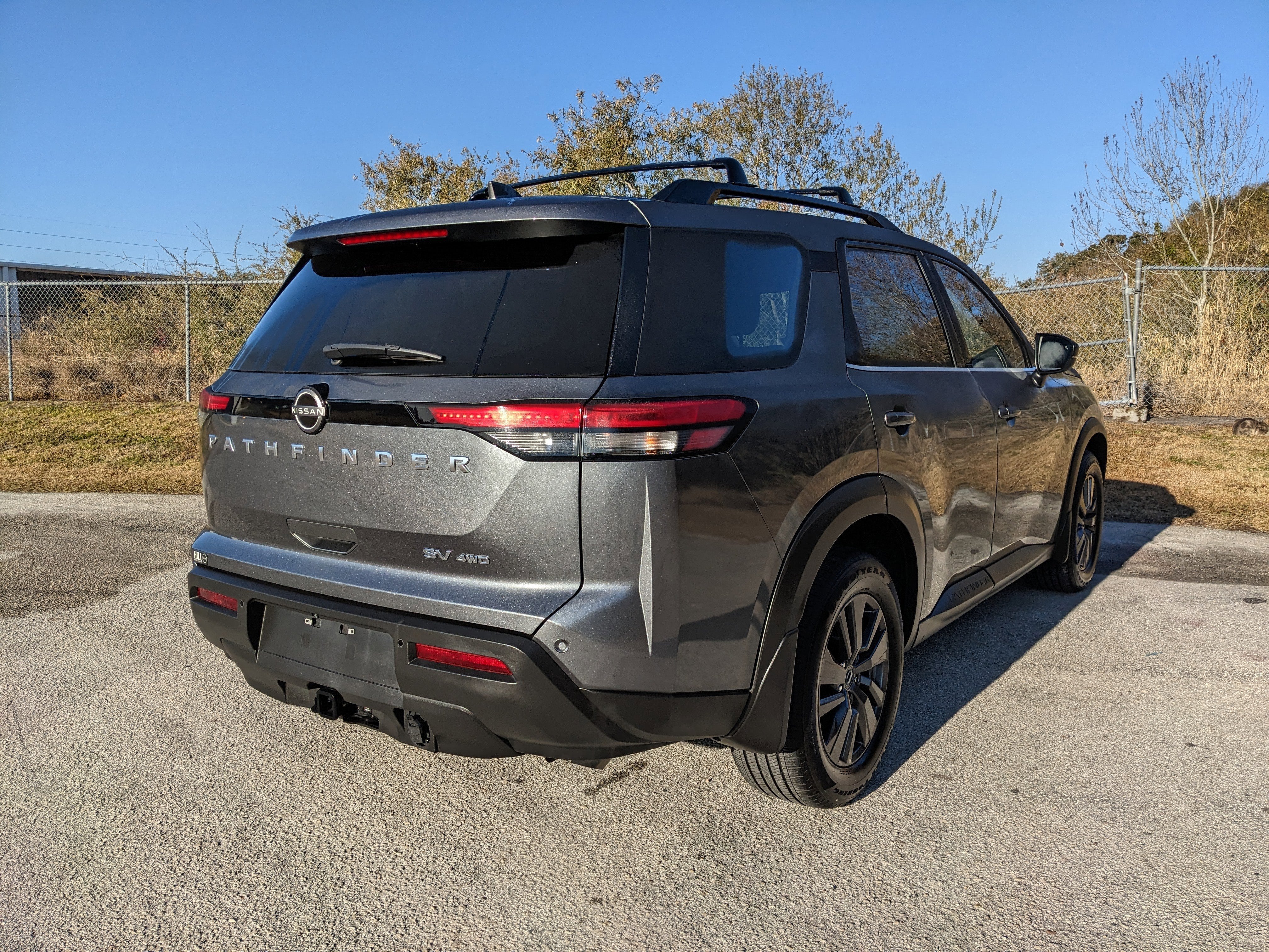 2022 Nissan Pathfinder SV