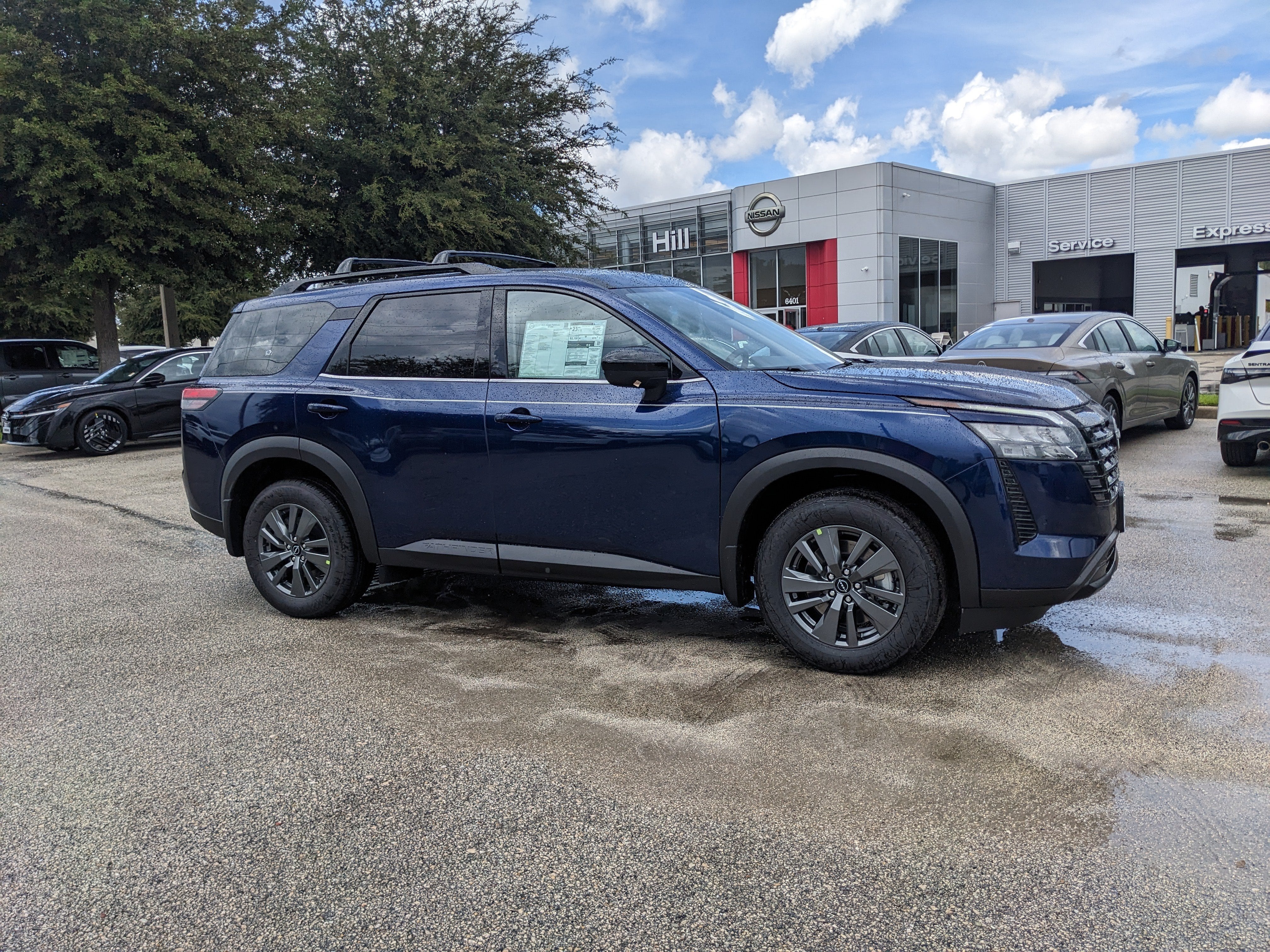2026 Nissan Pathfinder SV