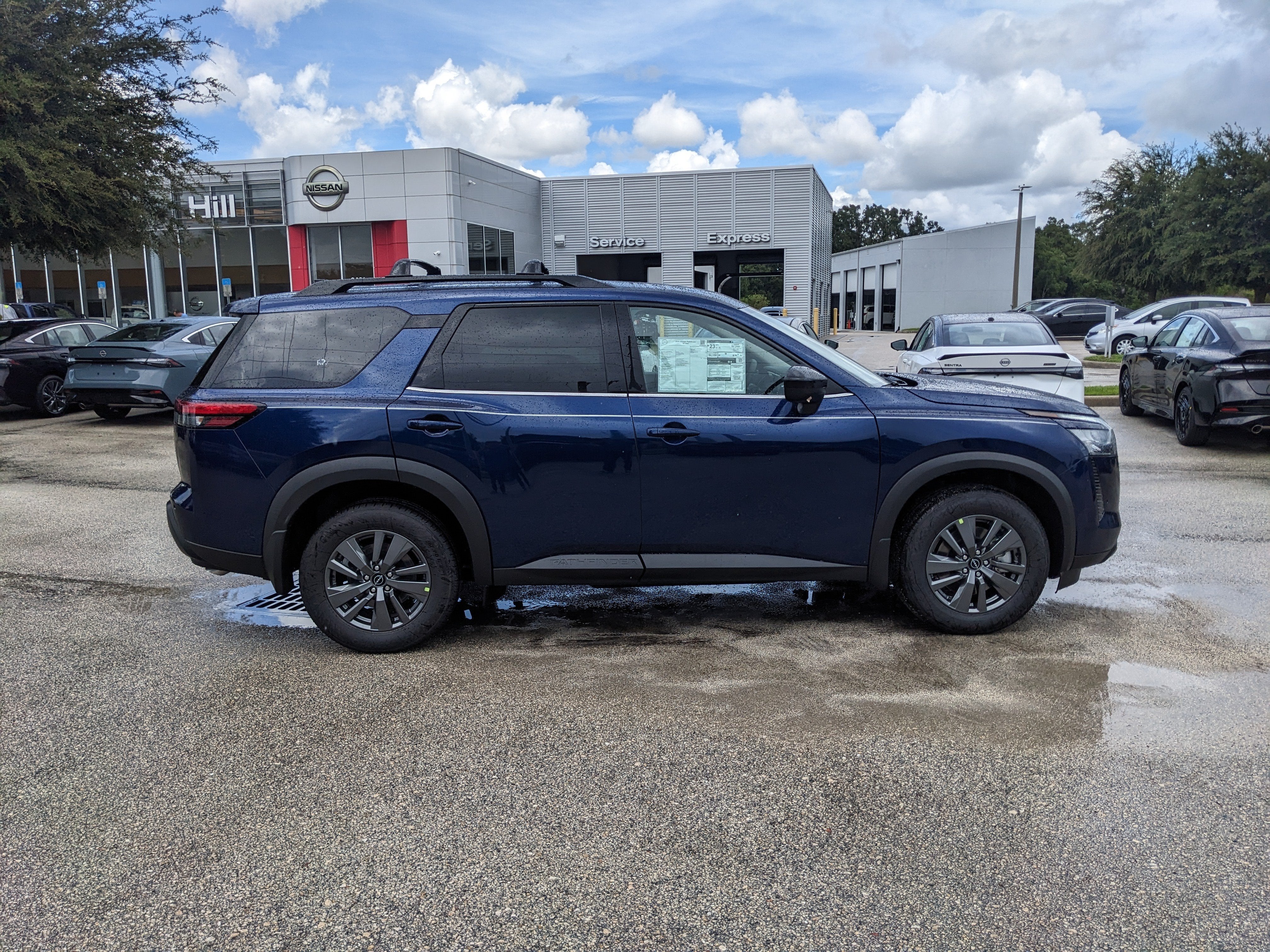 2026 Nissan Pathfinder SV