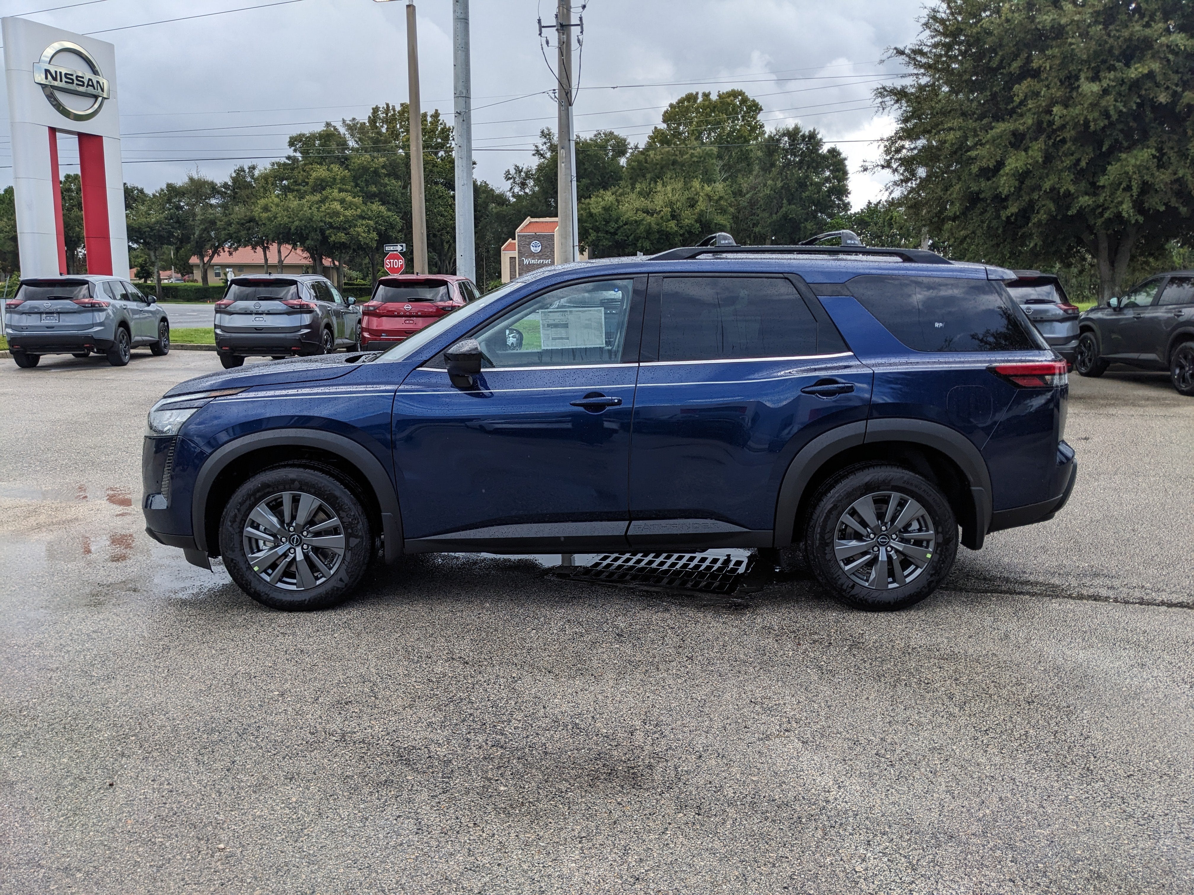 2026 Nissan Pathfinder SV