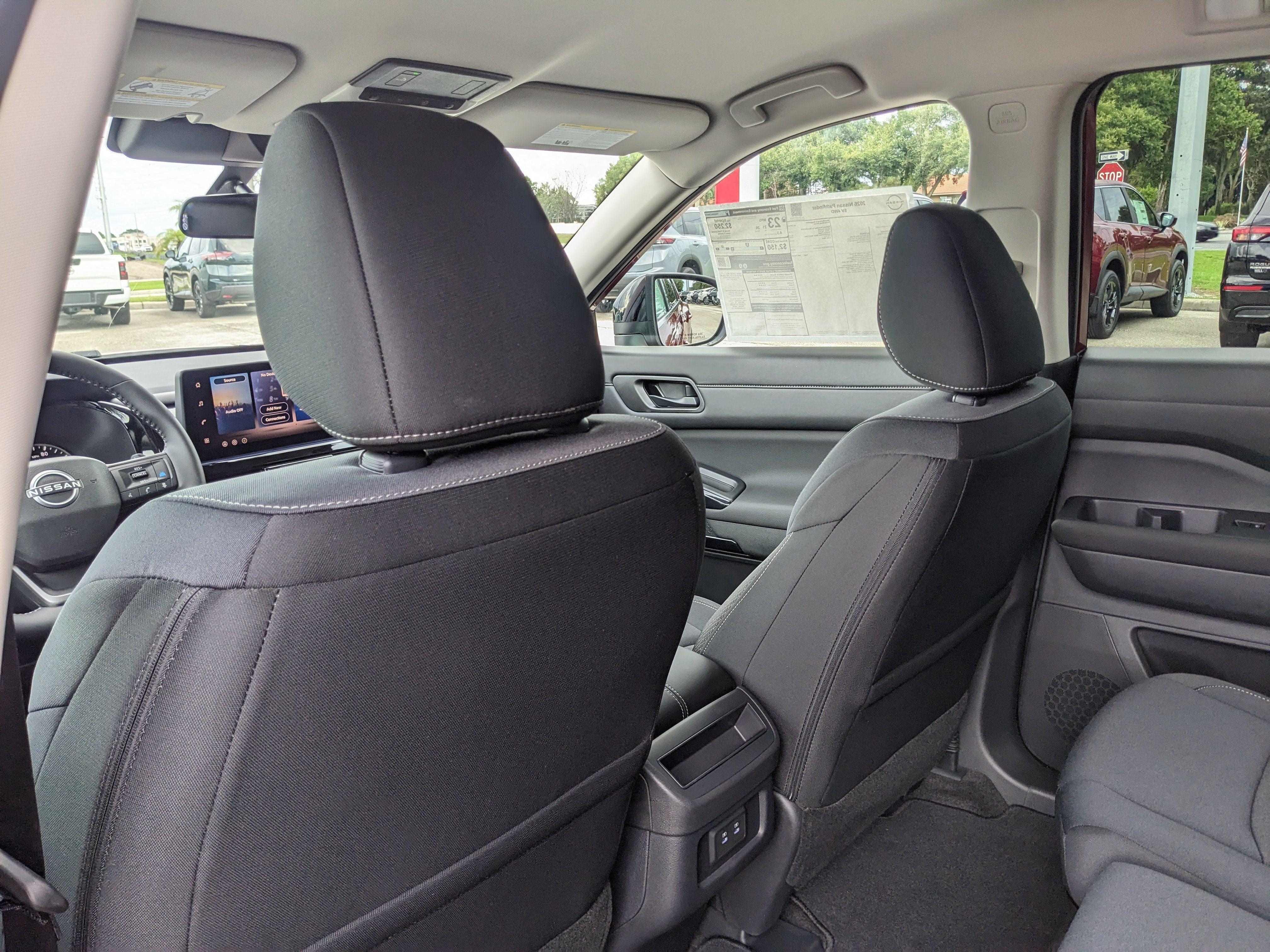 2026 Nissan Pathfinder SV
