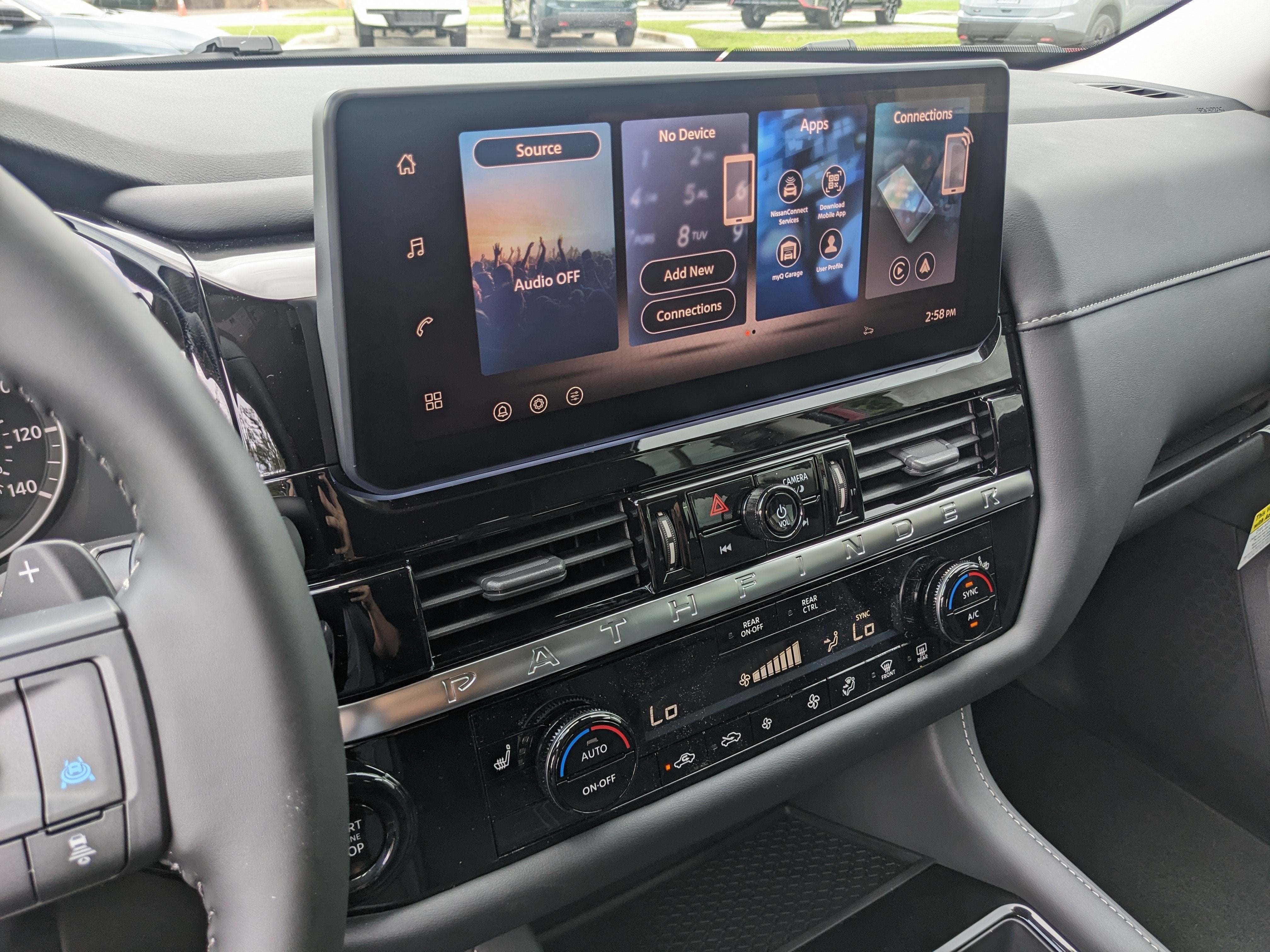 2026 Nissan Pathfinder SV