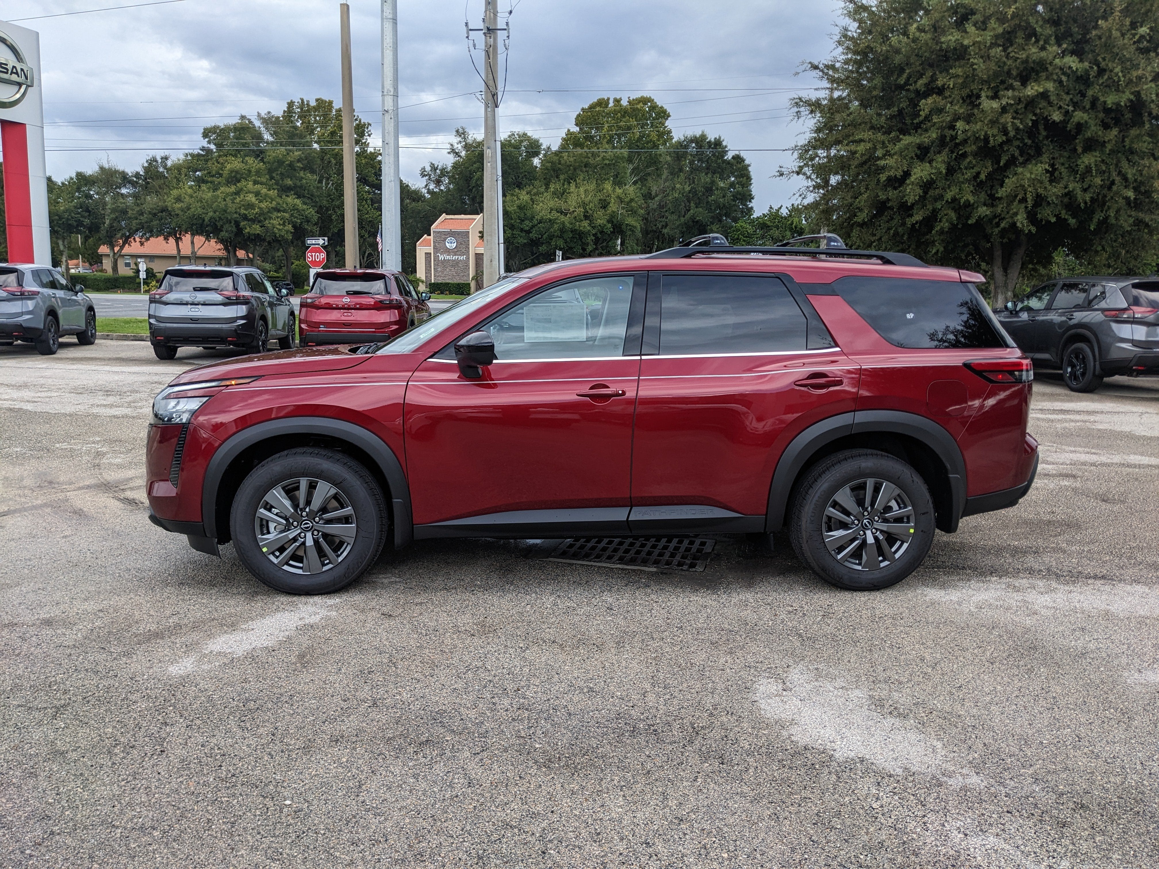 2026 Nissan Pathfinder SV