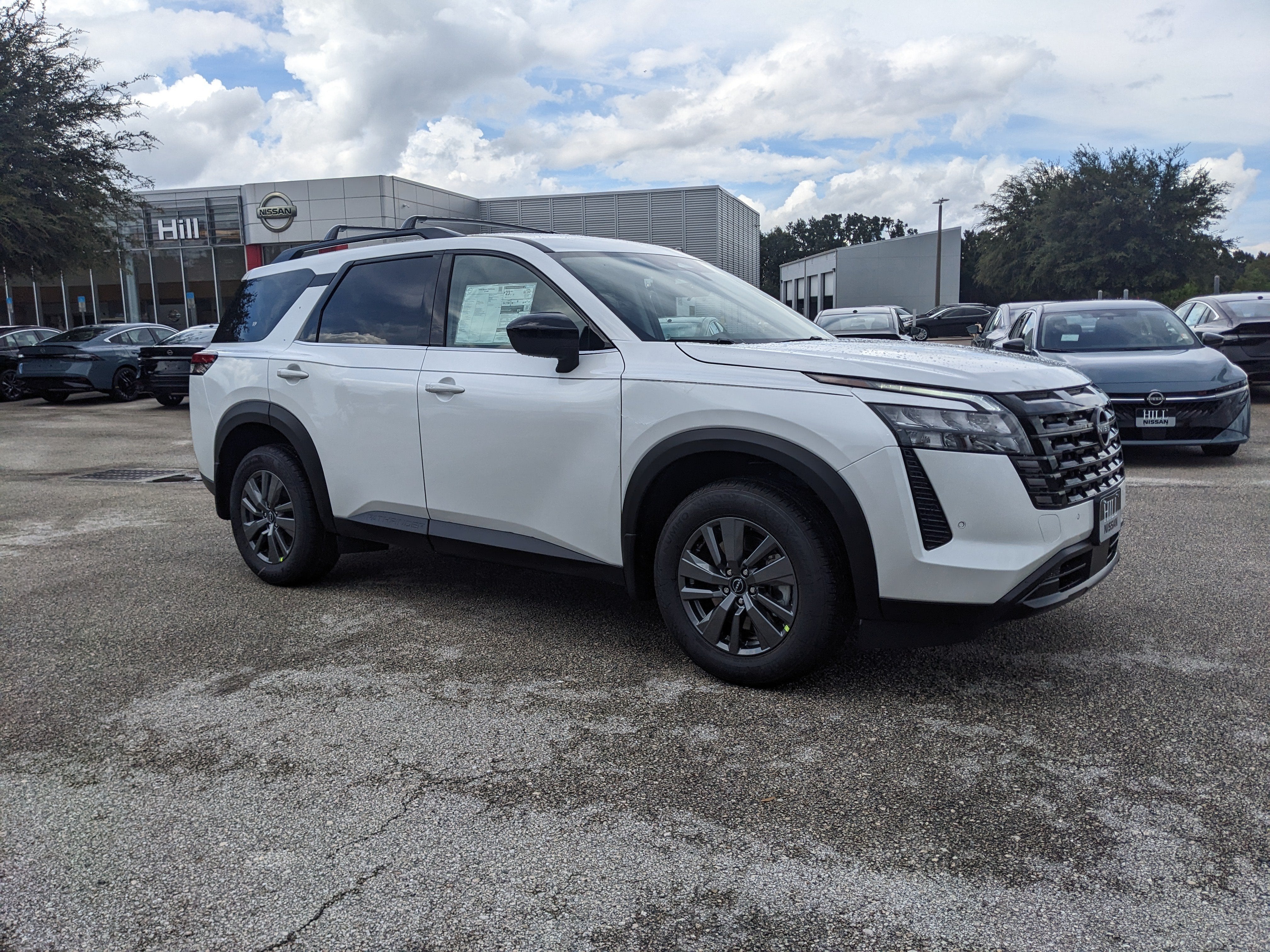 2026 Nissan Pathfinder SV