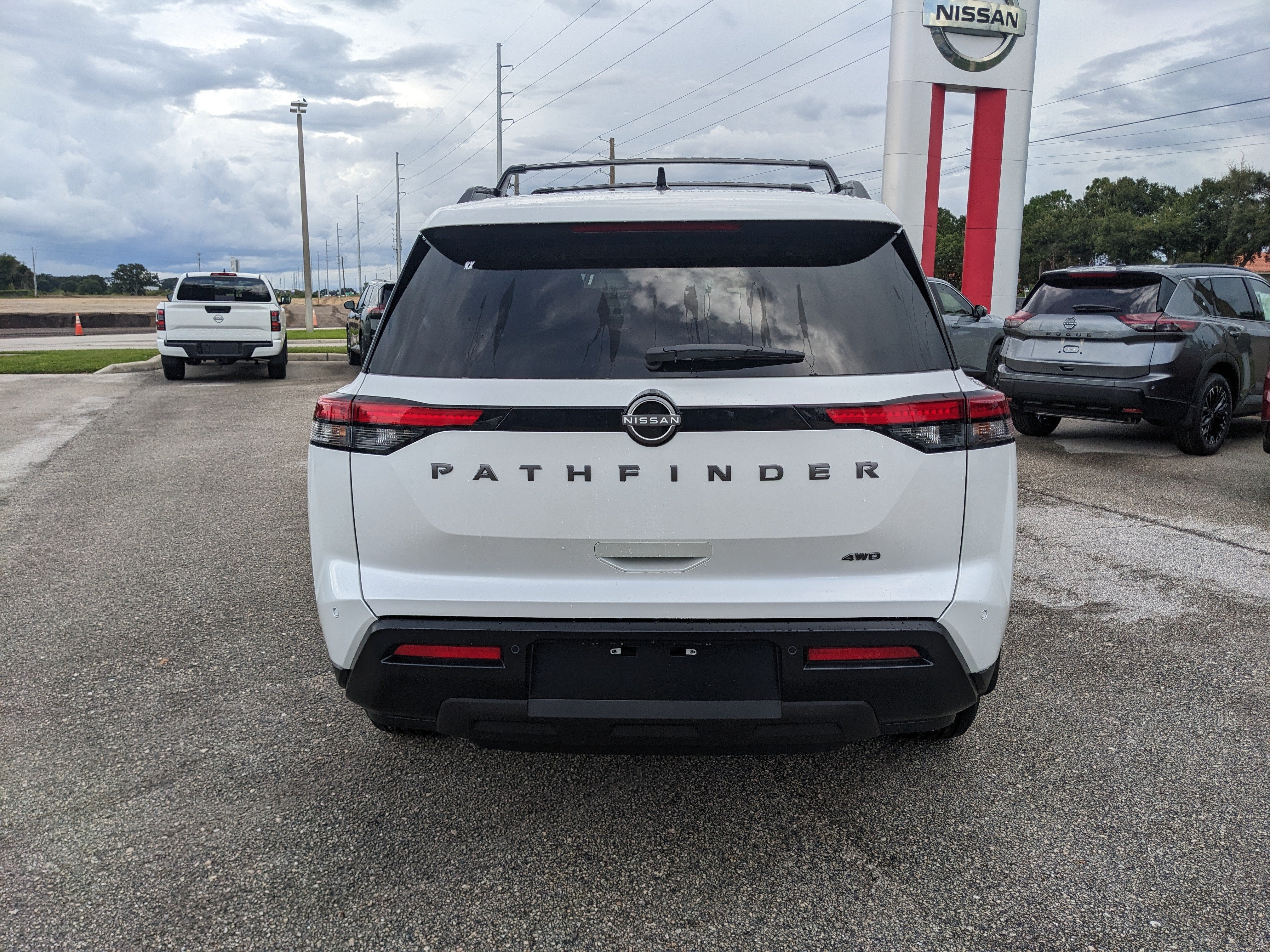 2026 Nissan Pathfinder SV