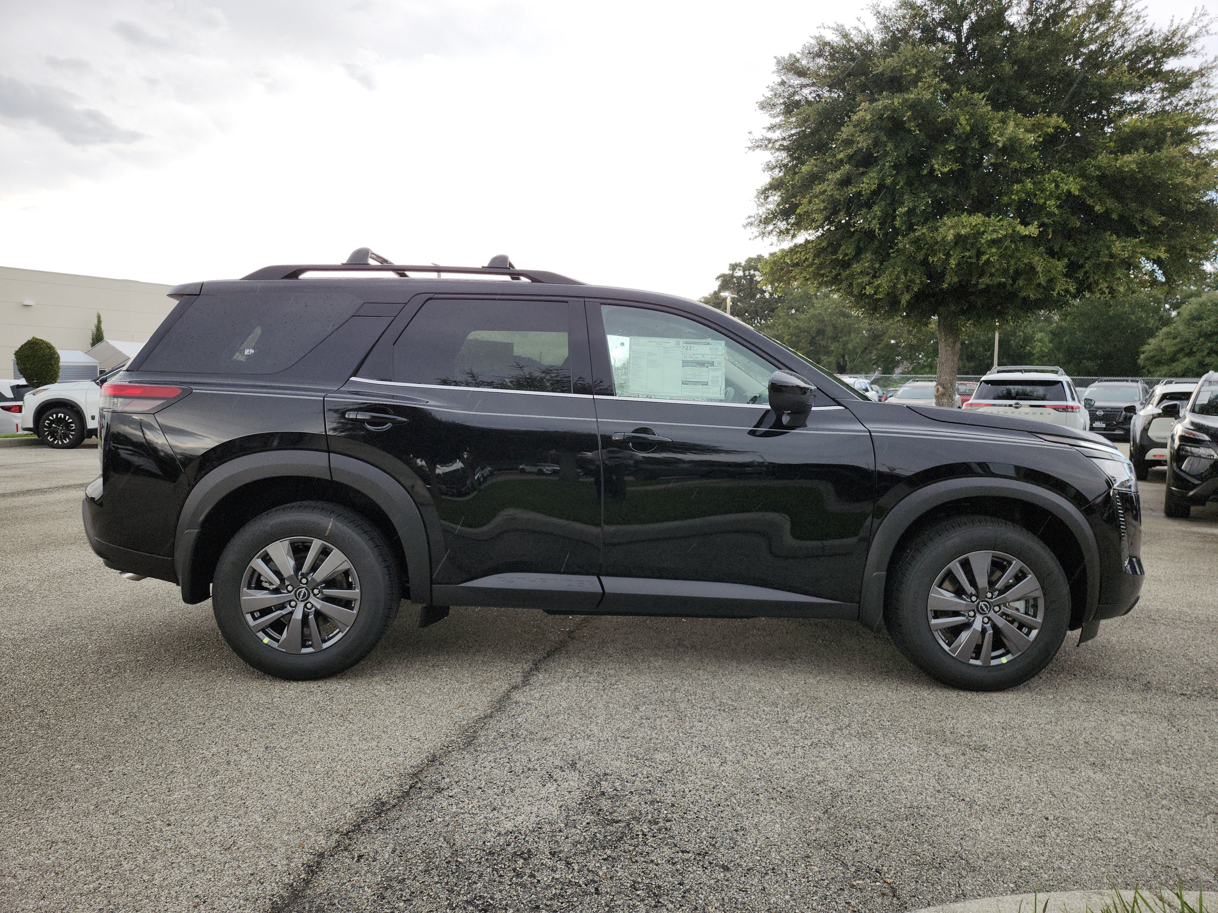 2026 Nissan Pathfinder SV