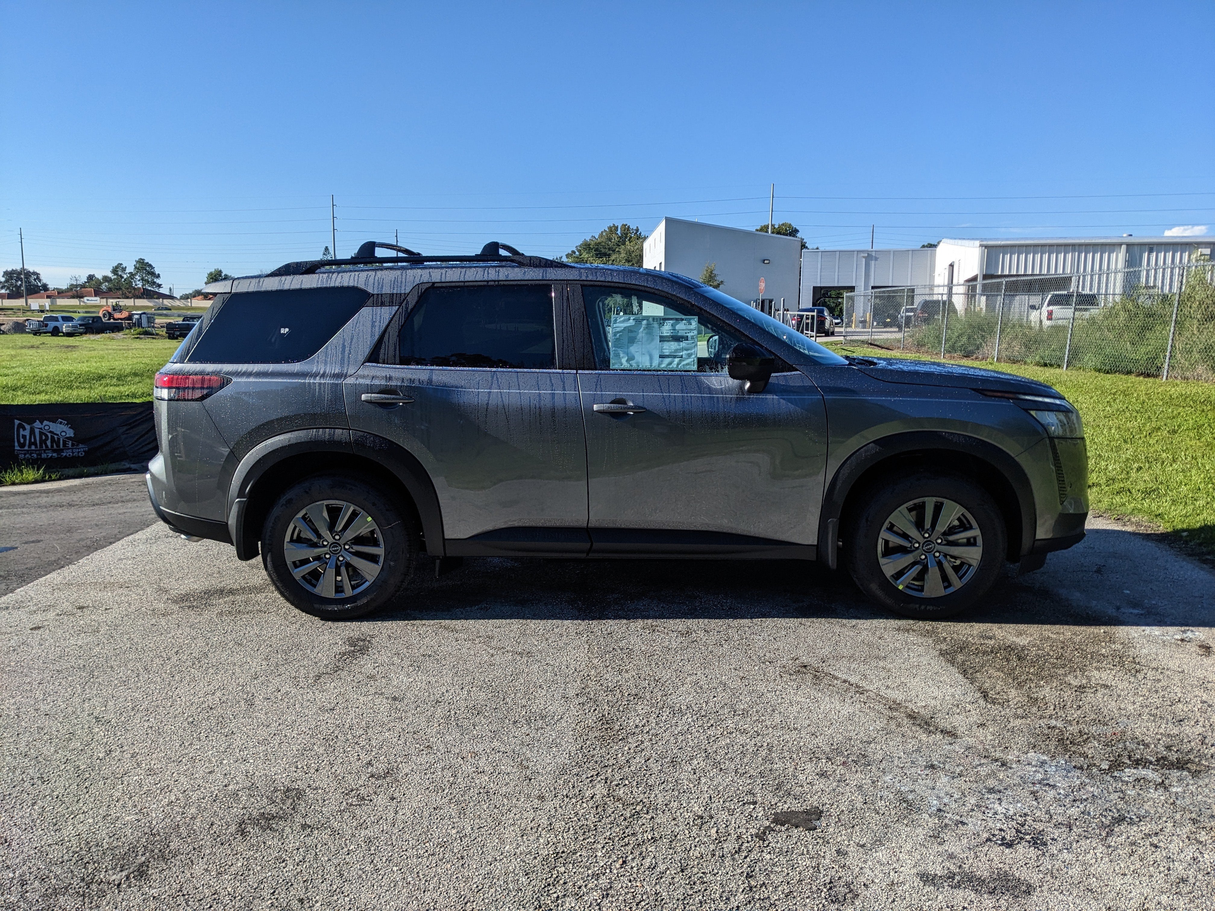 2026 Nissan Pathfinder SV