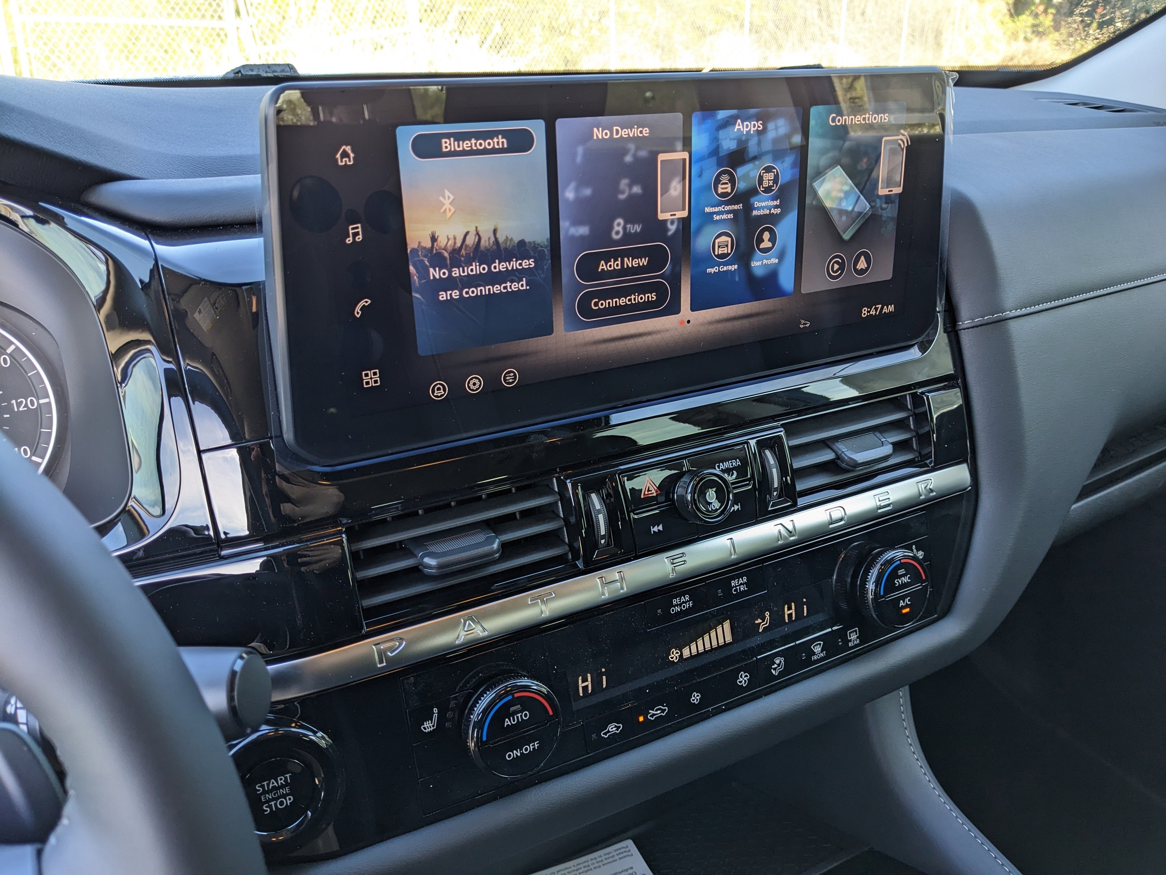 2026 Nissan Pathfinder SV