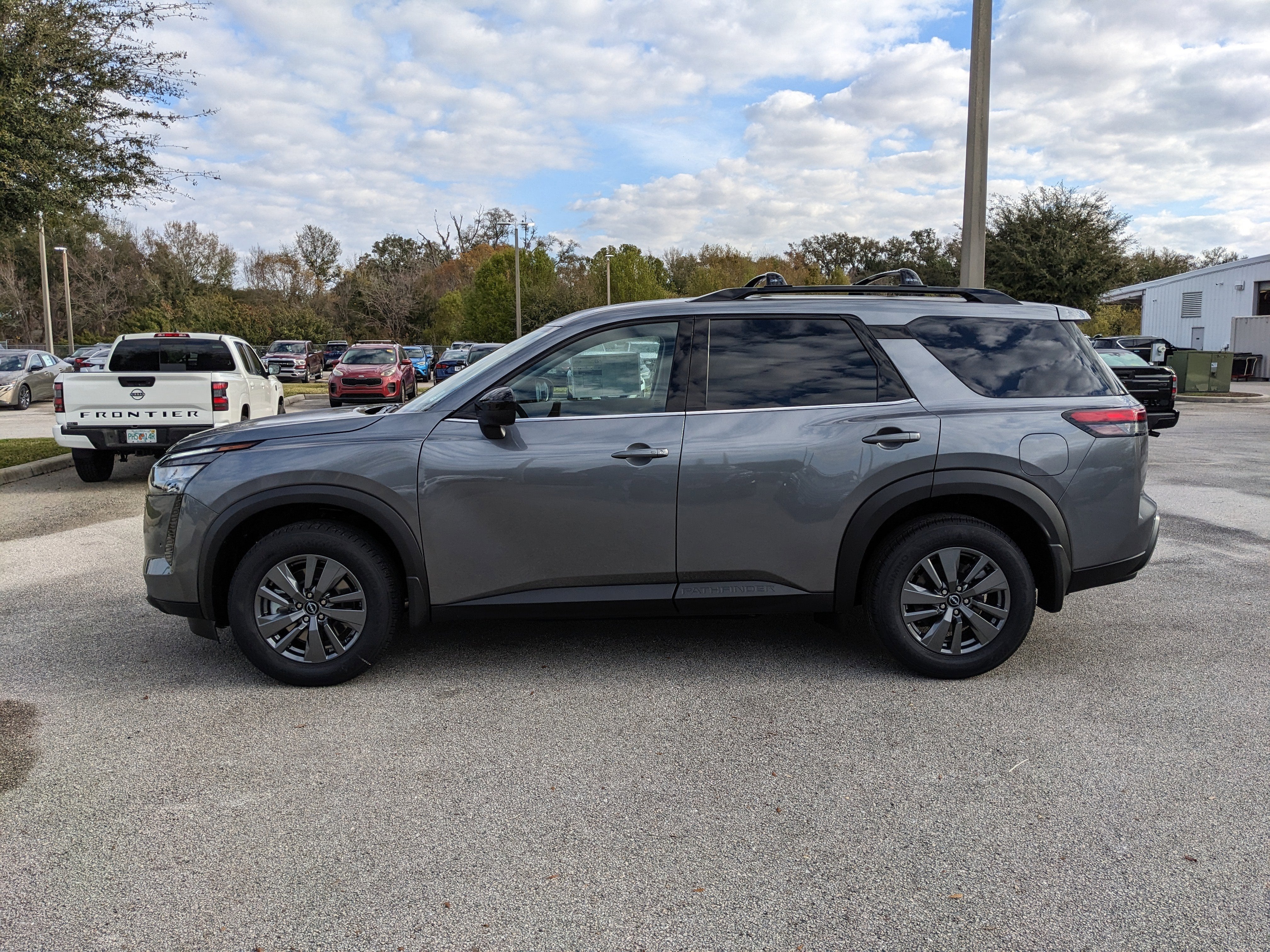 2026 Nissan Pathfinder SV