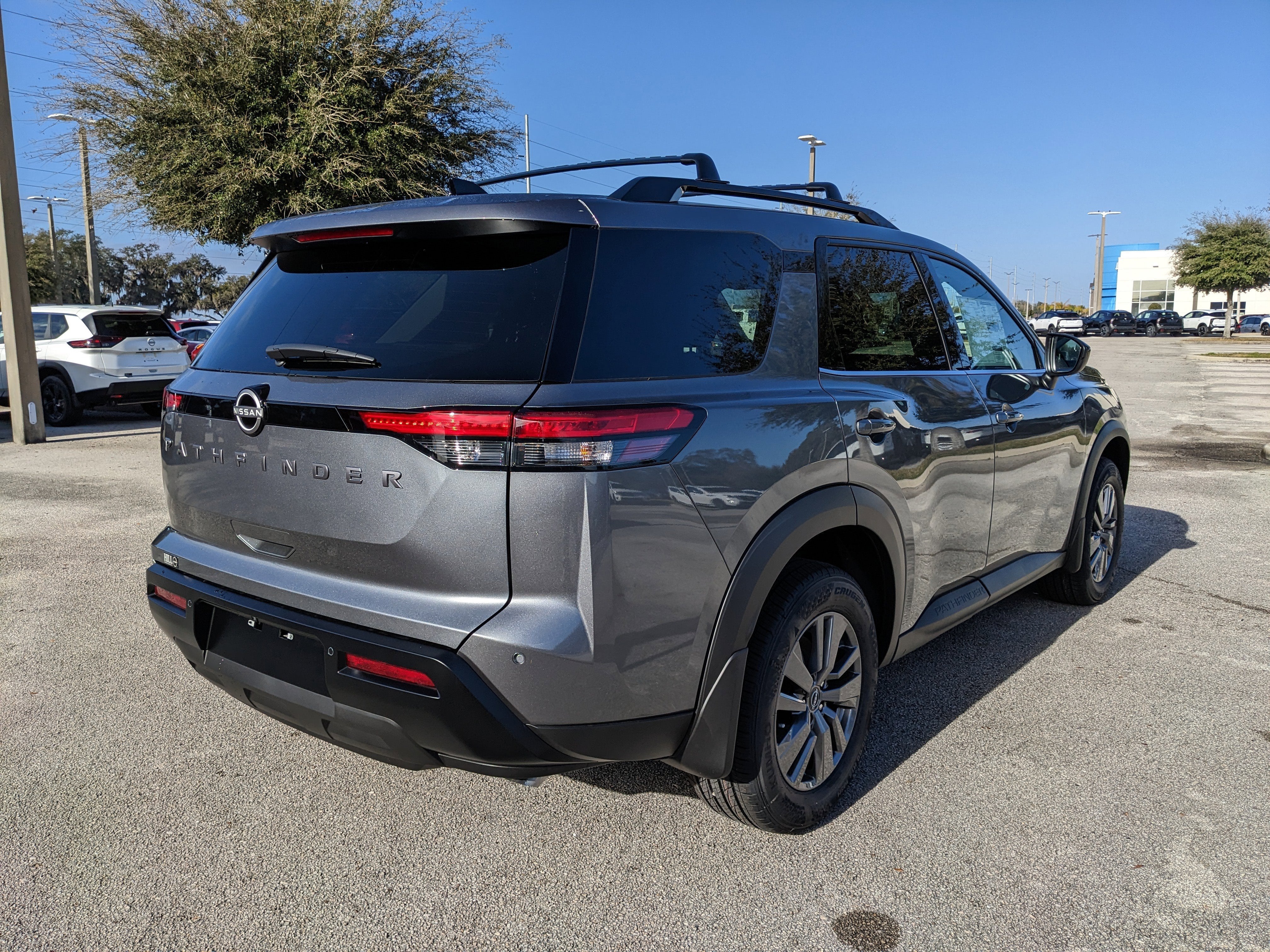2026 Nissan Pathfinder SV