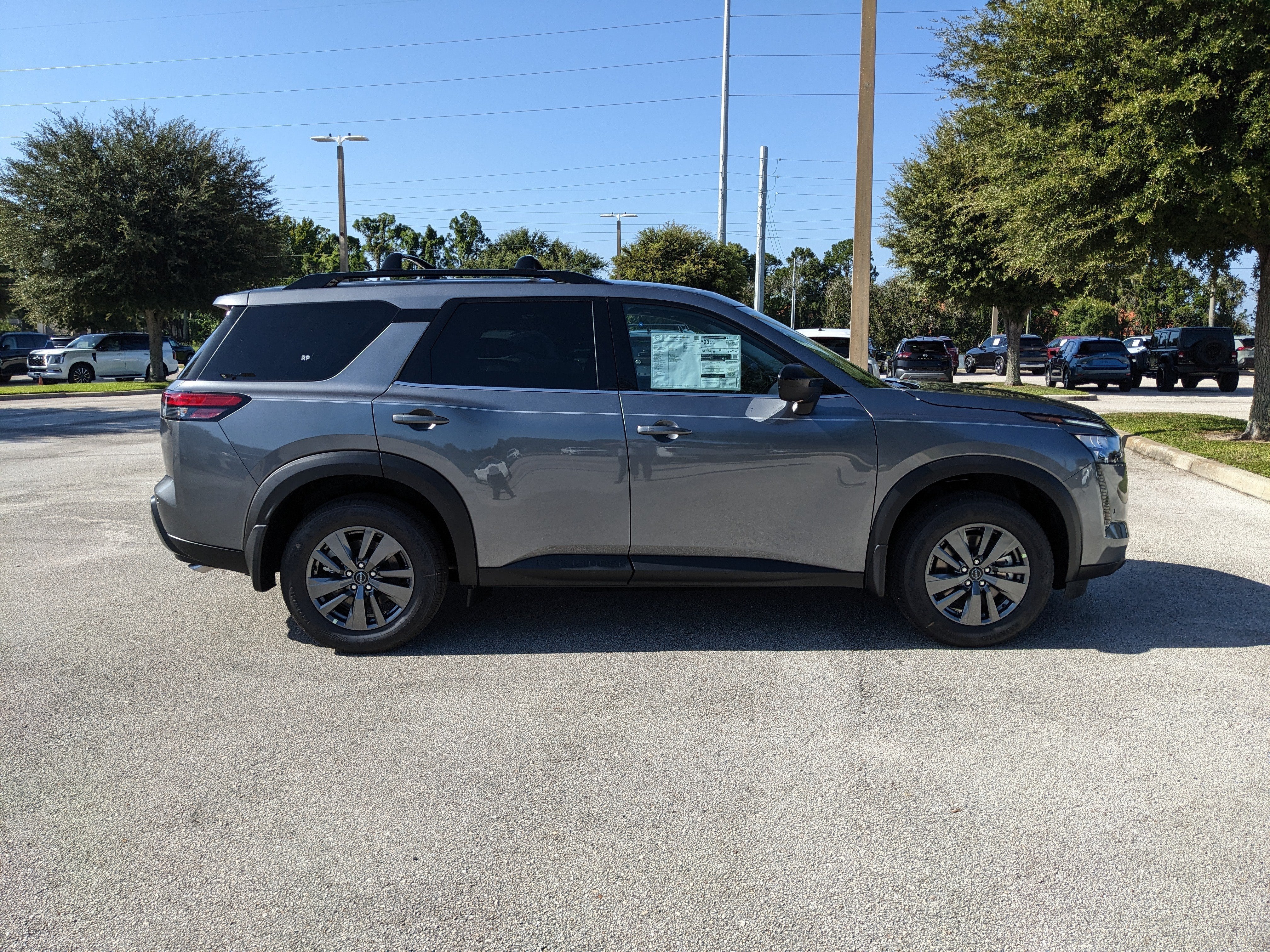 2026 Nissan Pathfinder SV