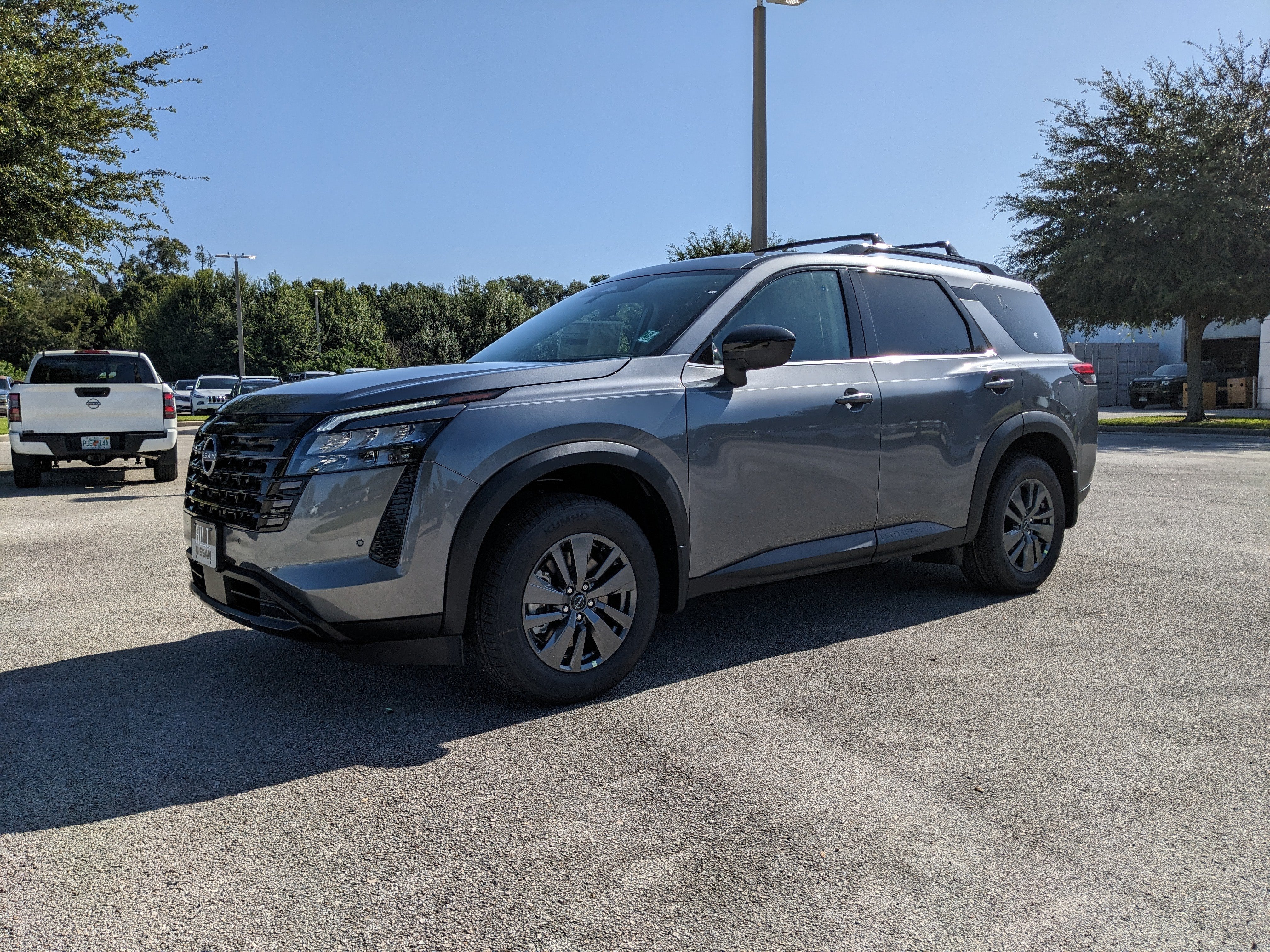 2026 Nissan Pathfinder SV