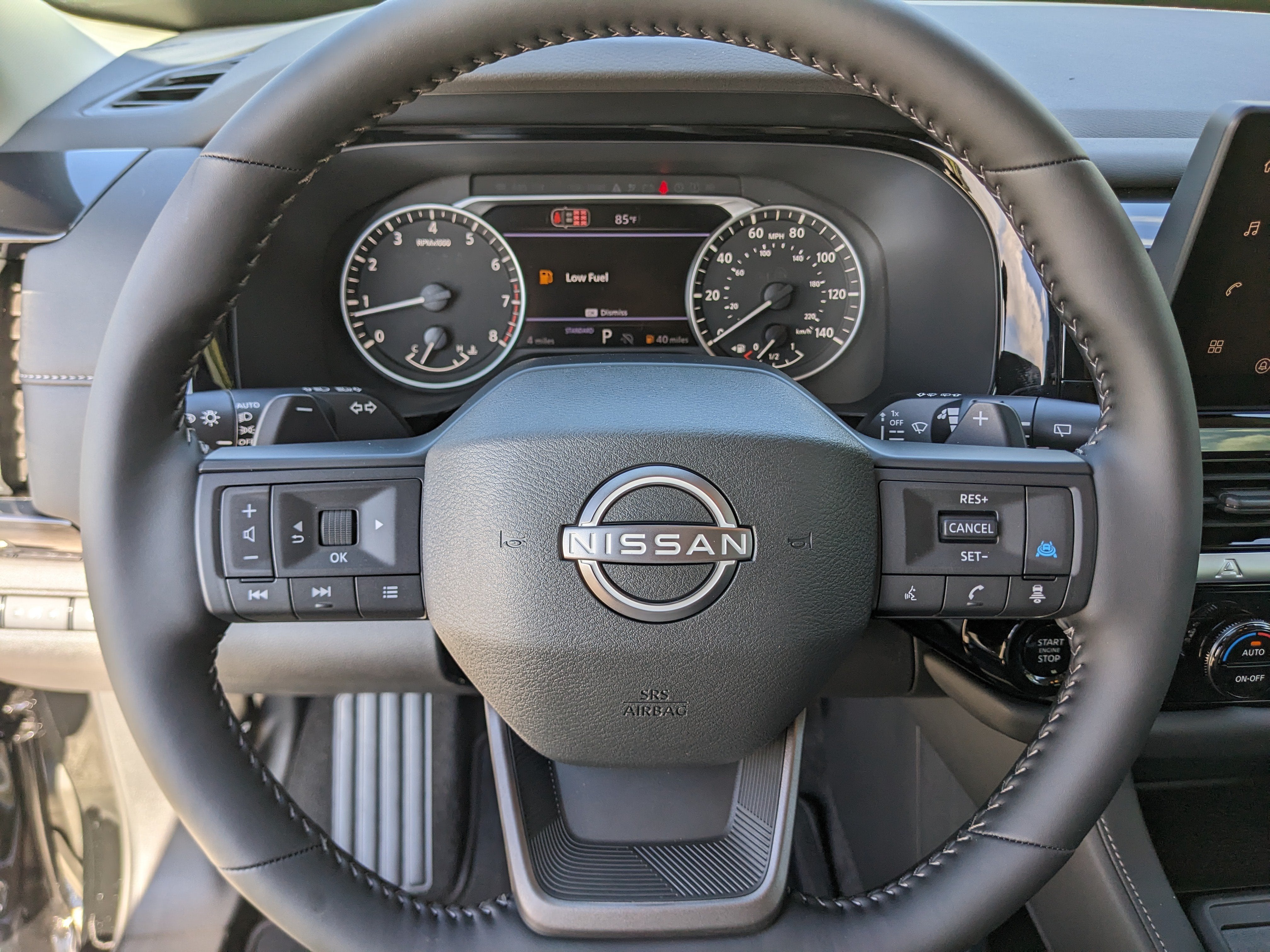 2026 Nissan Pathfinder SV