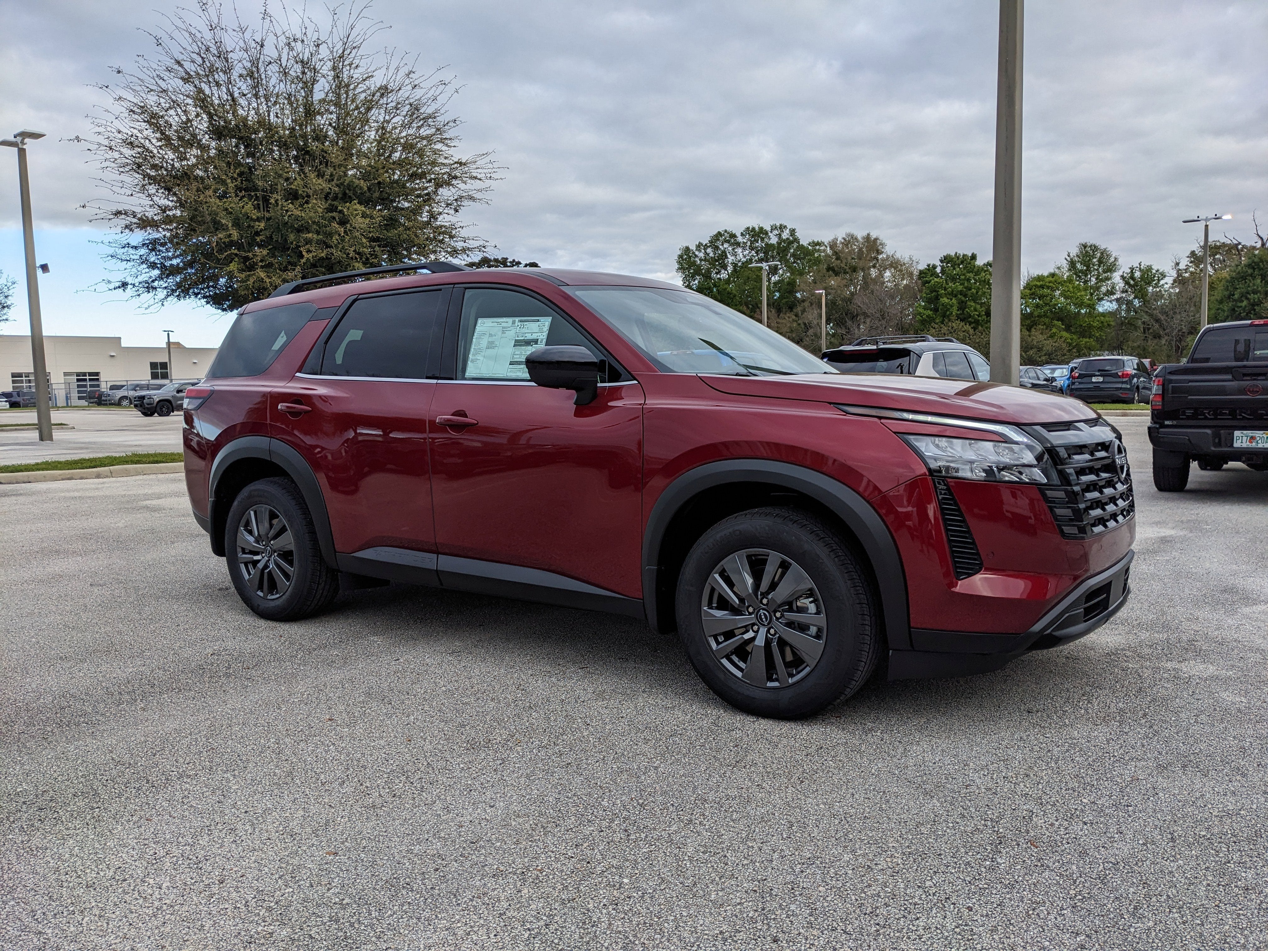 2026 Nissan Pathfinder SV