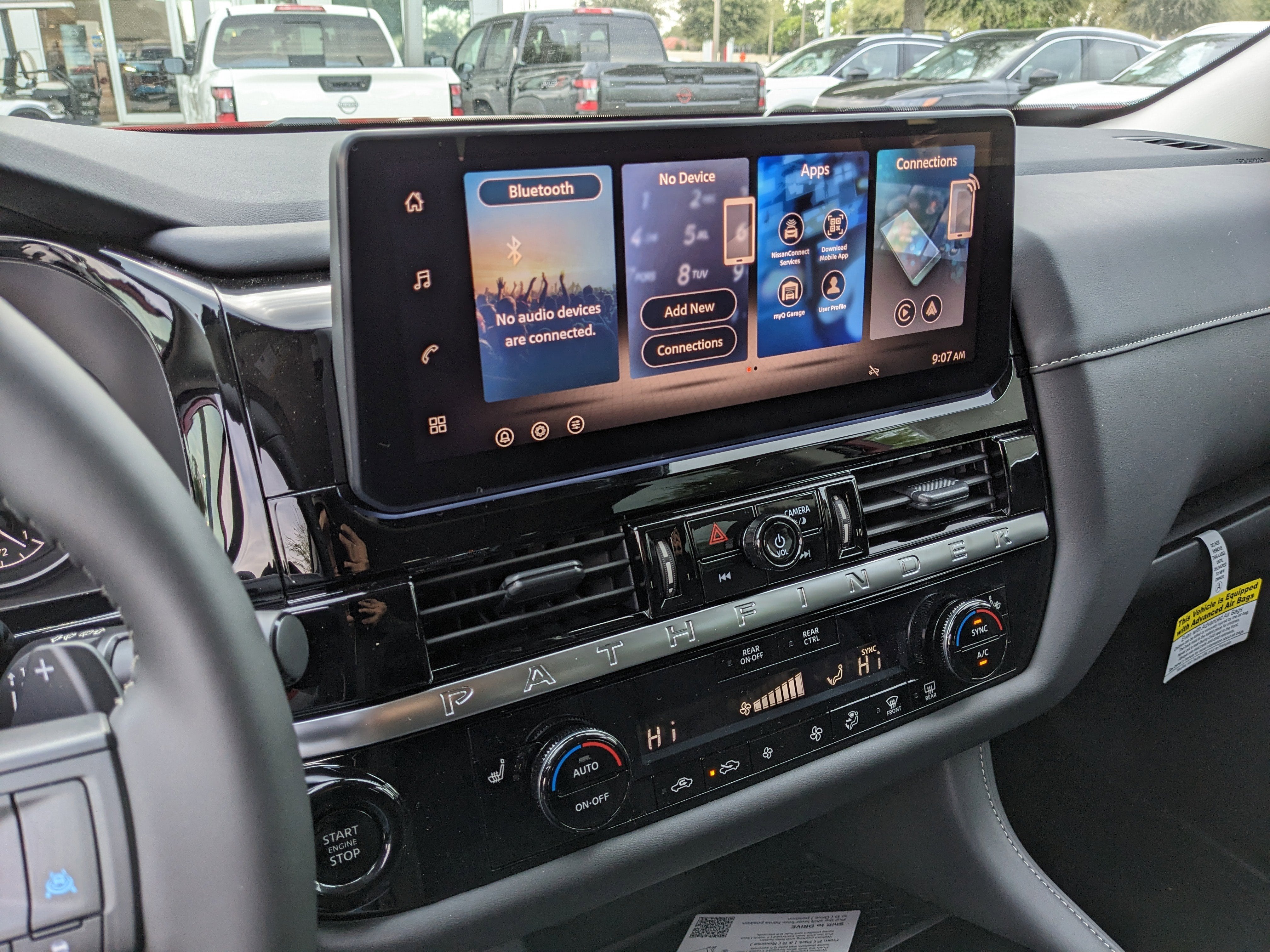 2026 Nissan Pathfinder SV