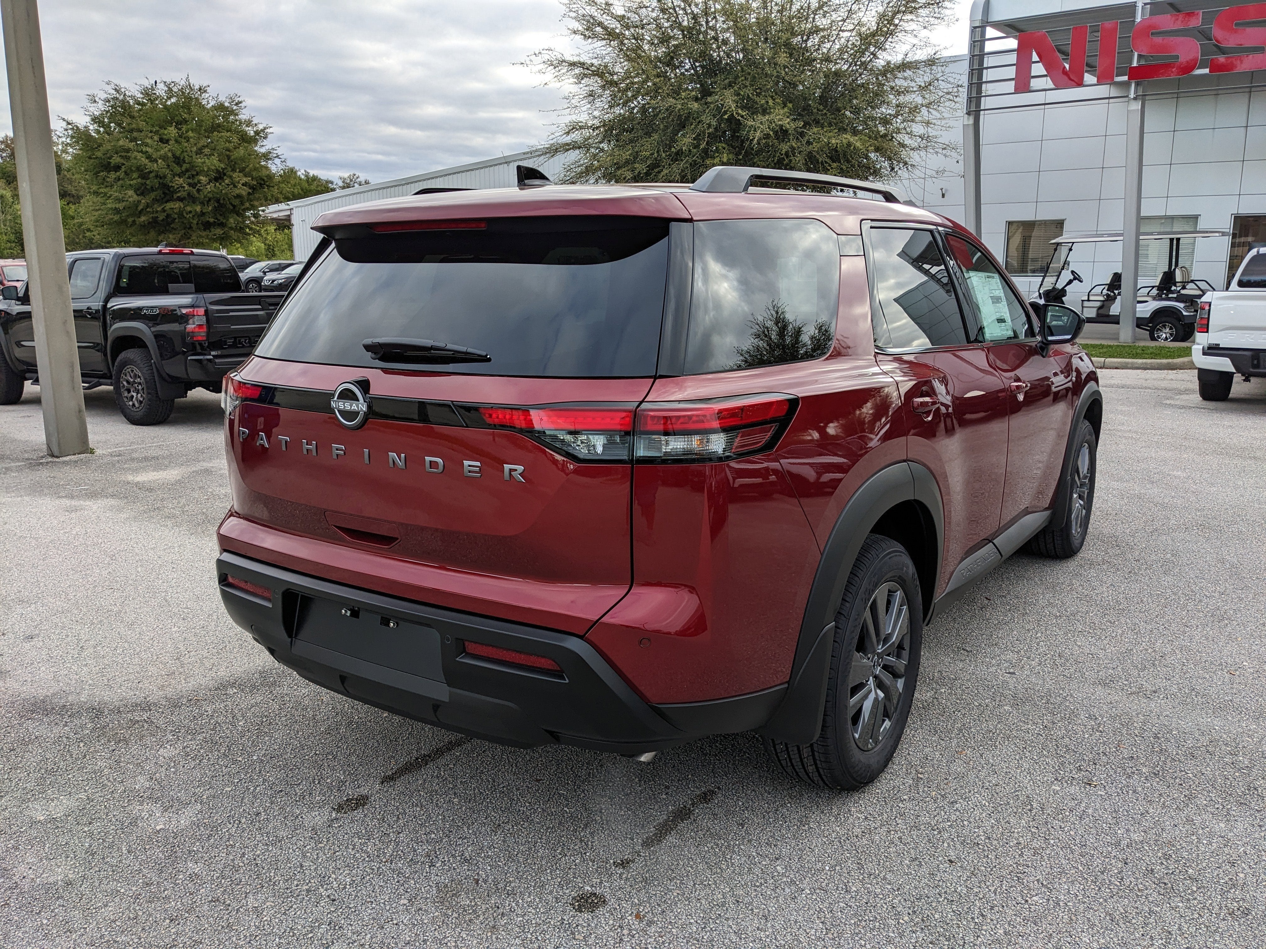 2026 Nissan Pathfinder SV