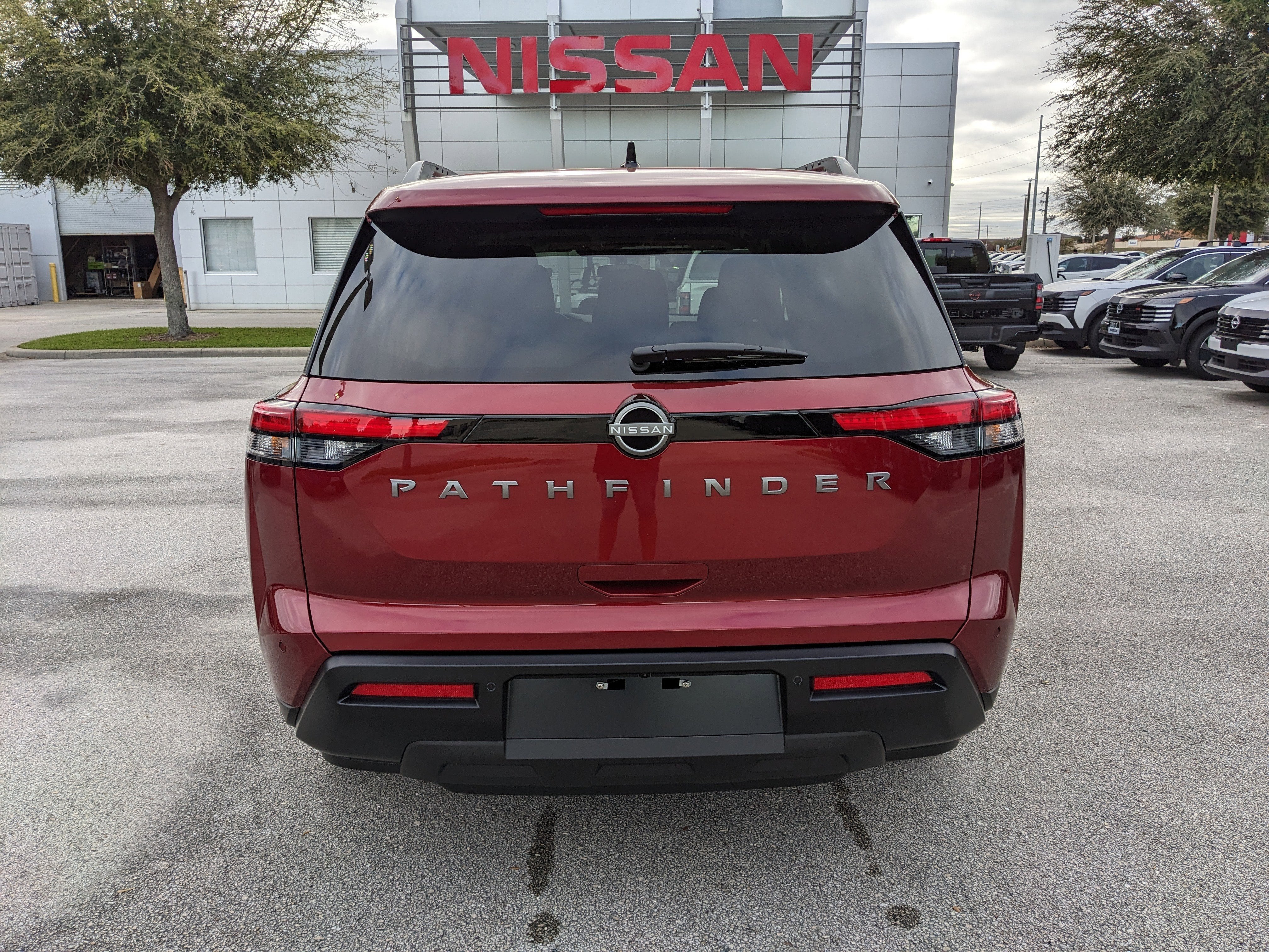 2026 Nissan Pathfinder SV