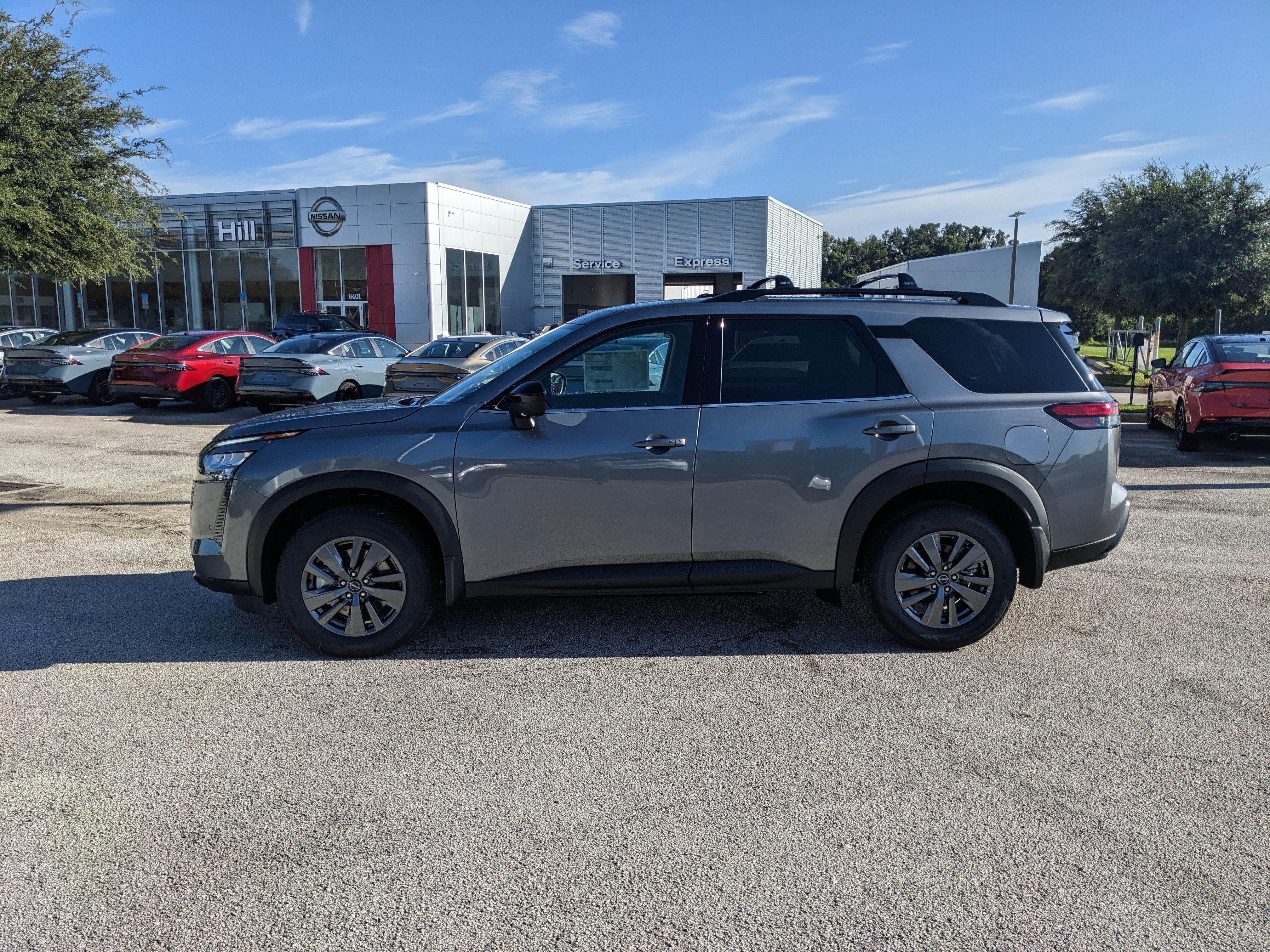 2026 Nissan Pathfinder SV