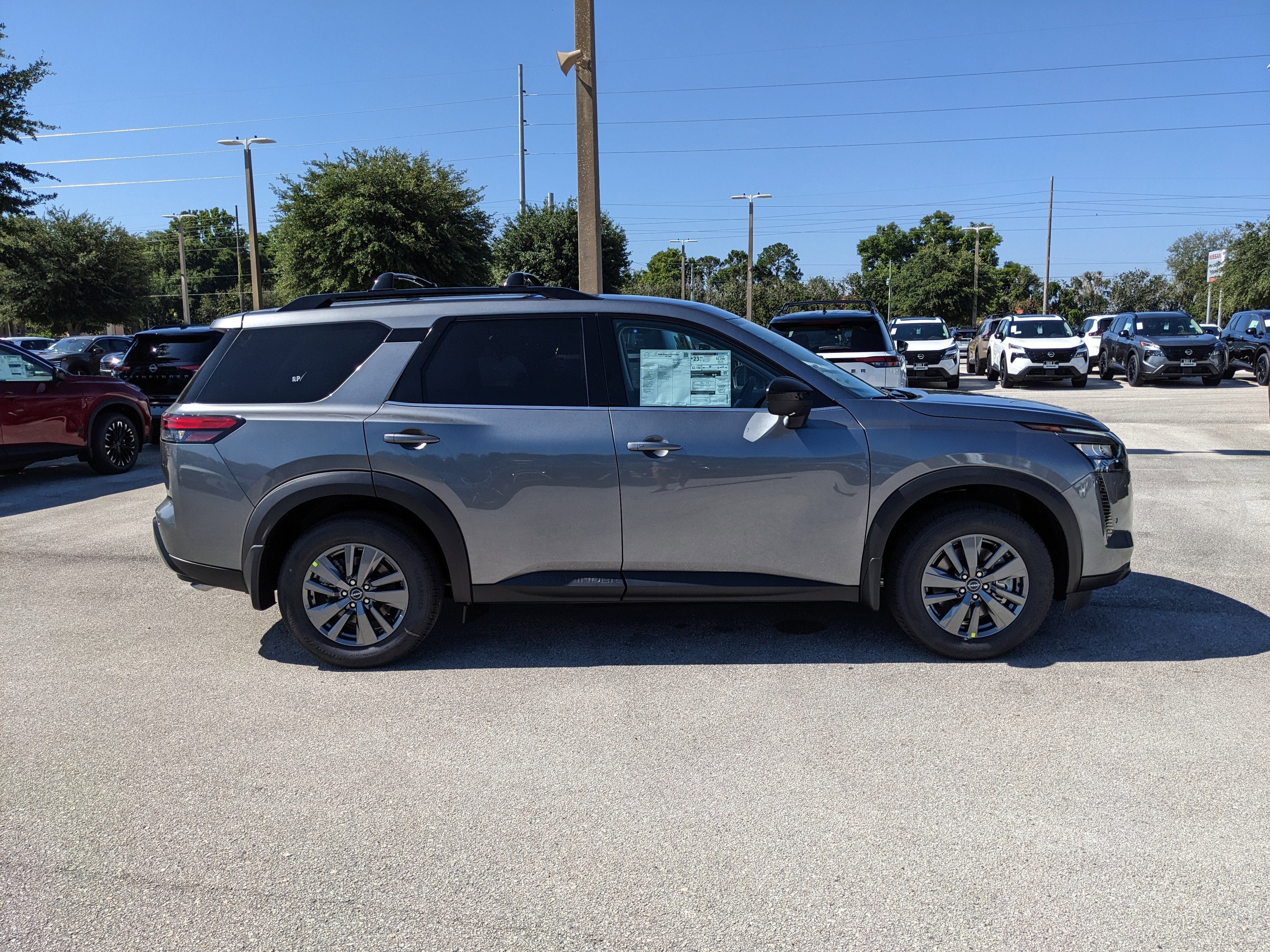 2026 Nissan Pathfinder SV