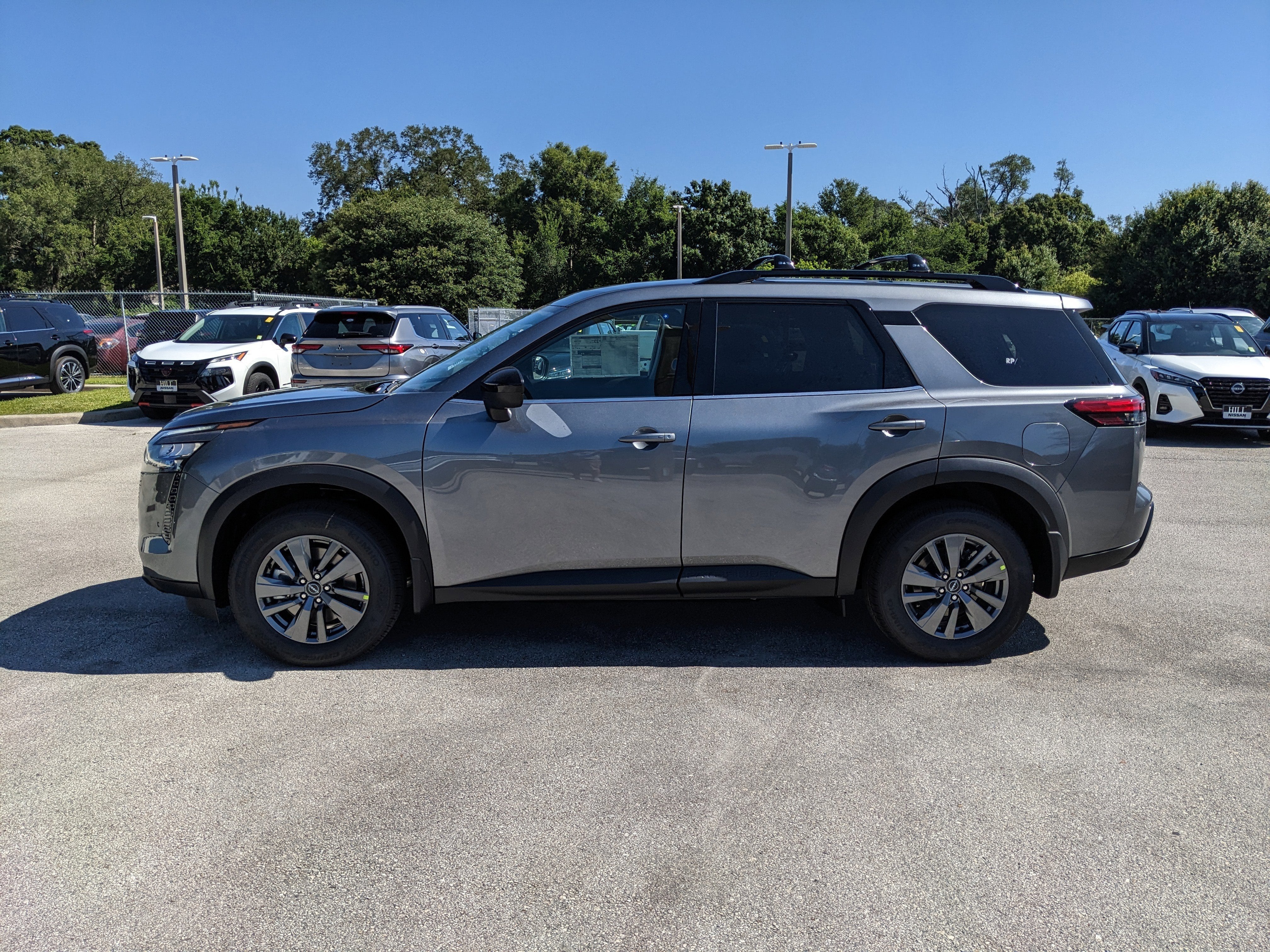 2026 Nissan Pathfinder SV