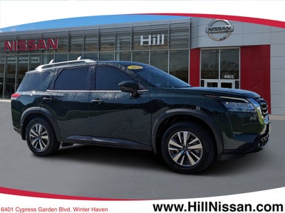 2022 Nissan Pathfinder SL