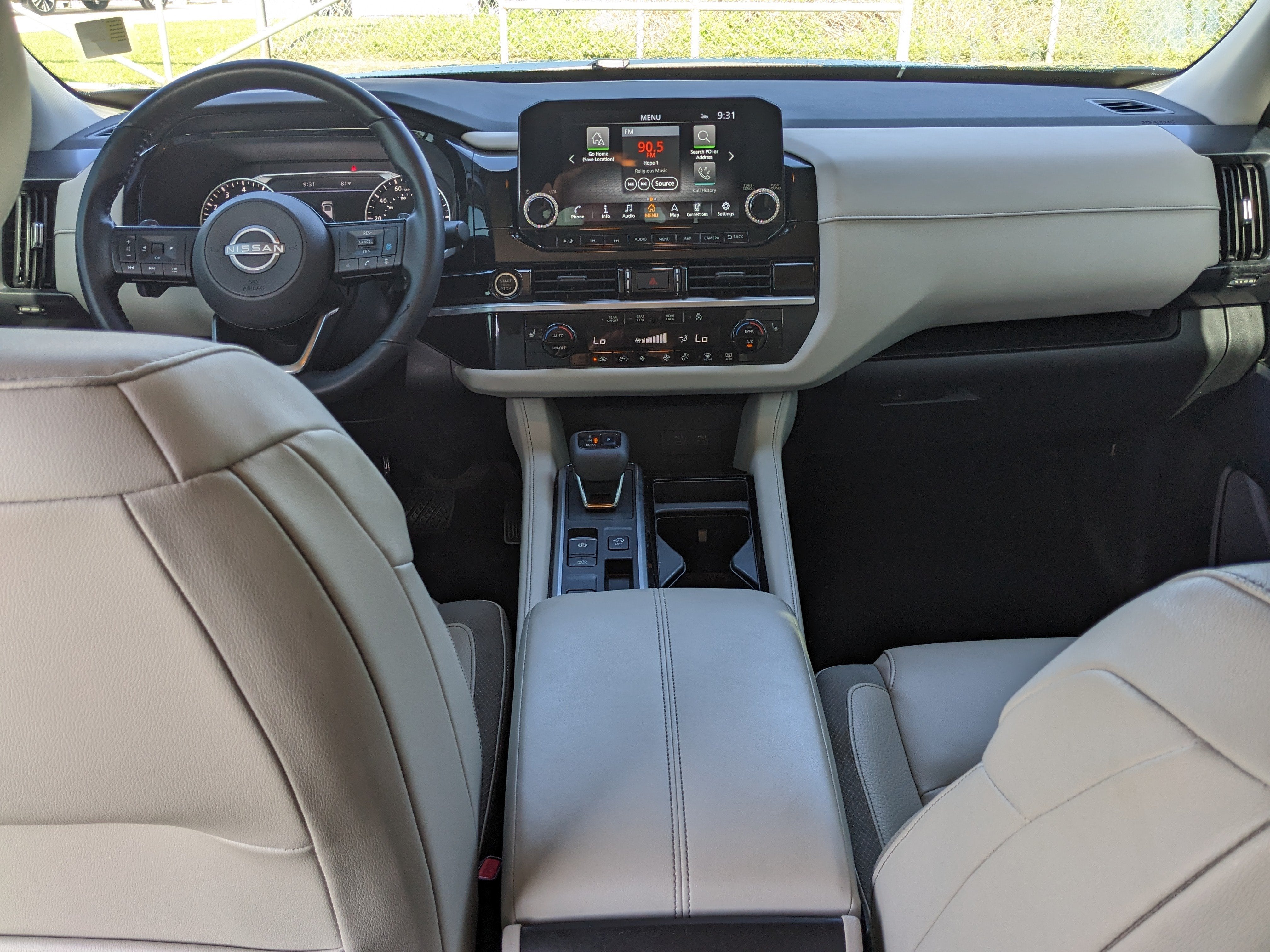 2022 Nissan Pathfinder SL