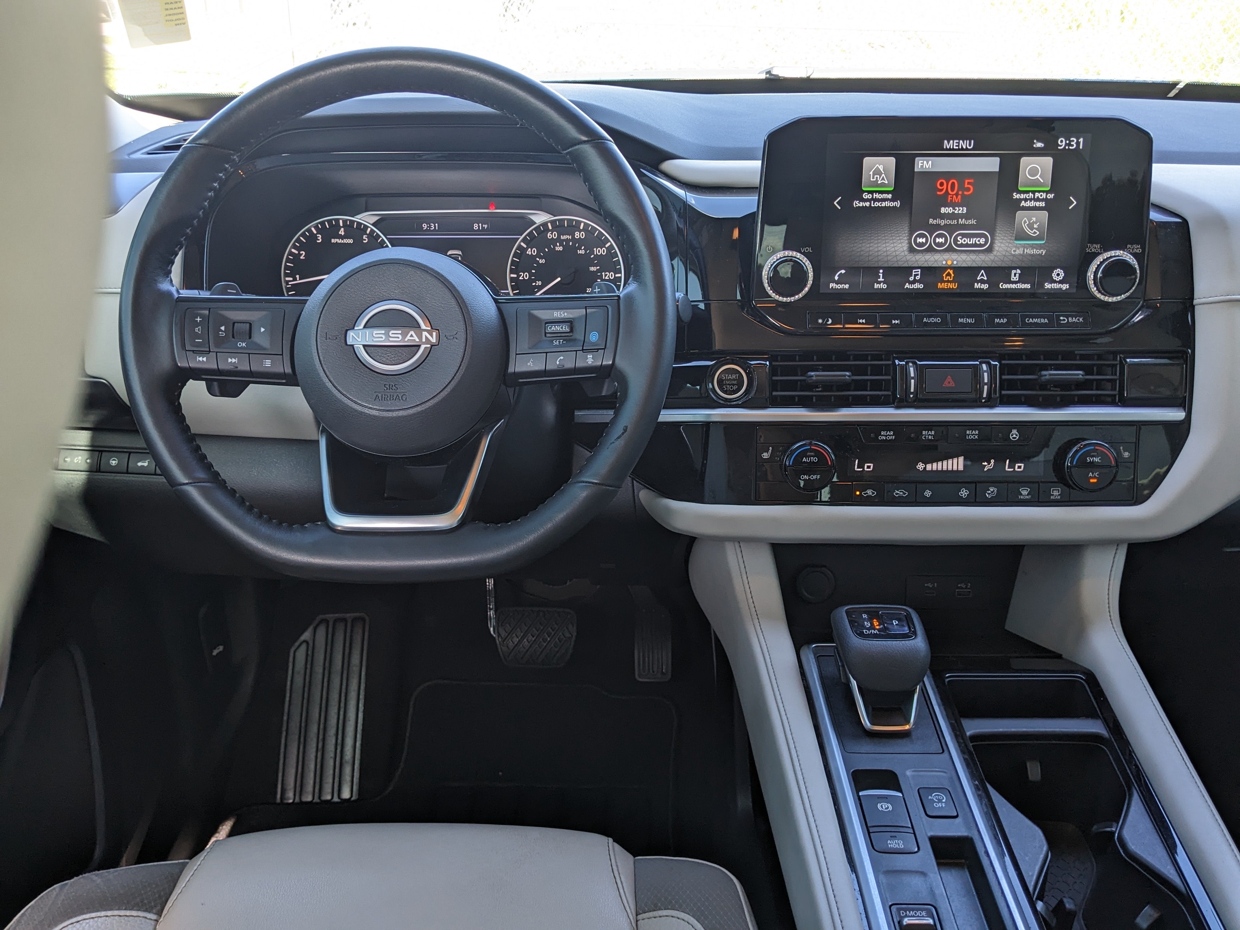 2022 Nissan Pathfinder SL