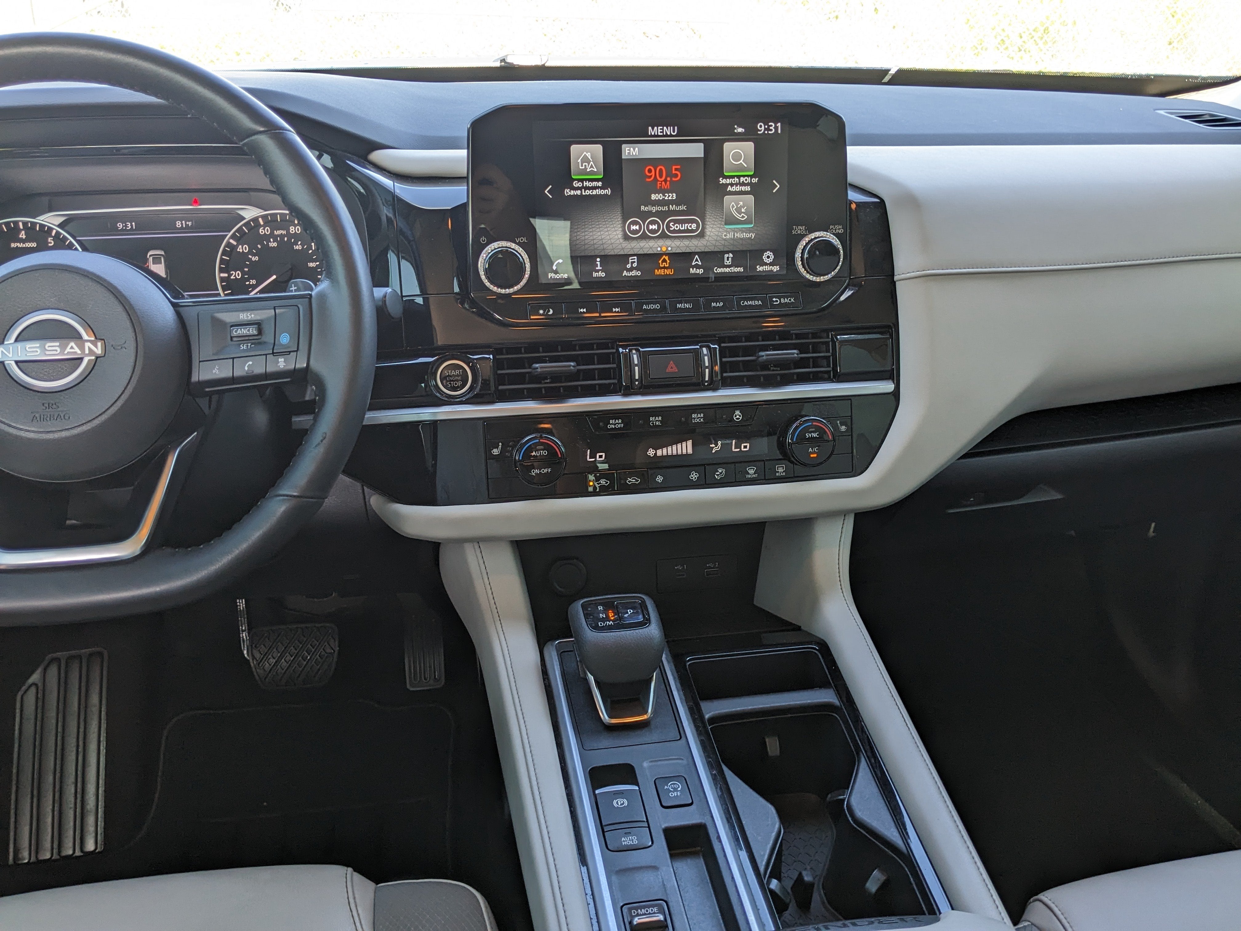 2022 Nissan Pathfinder SL
