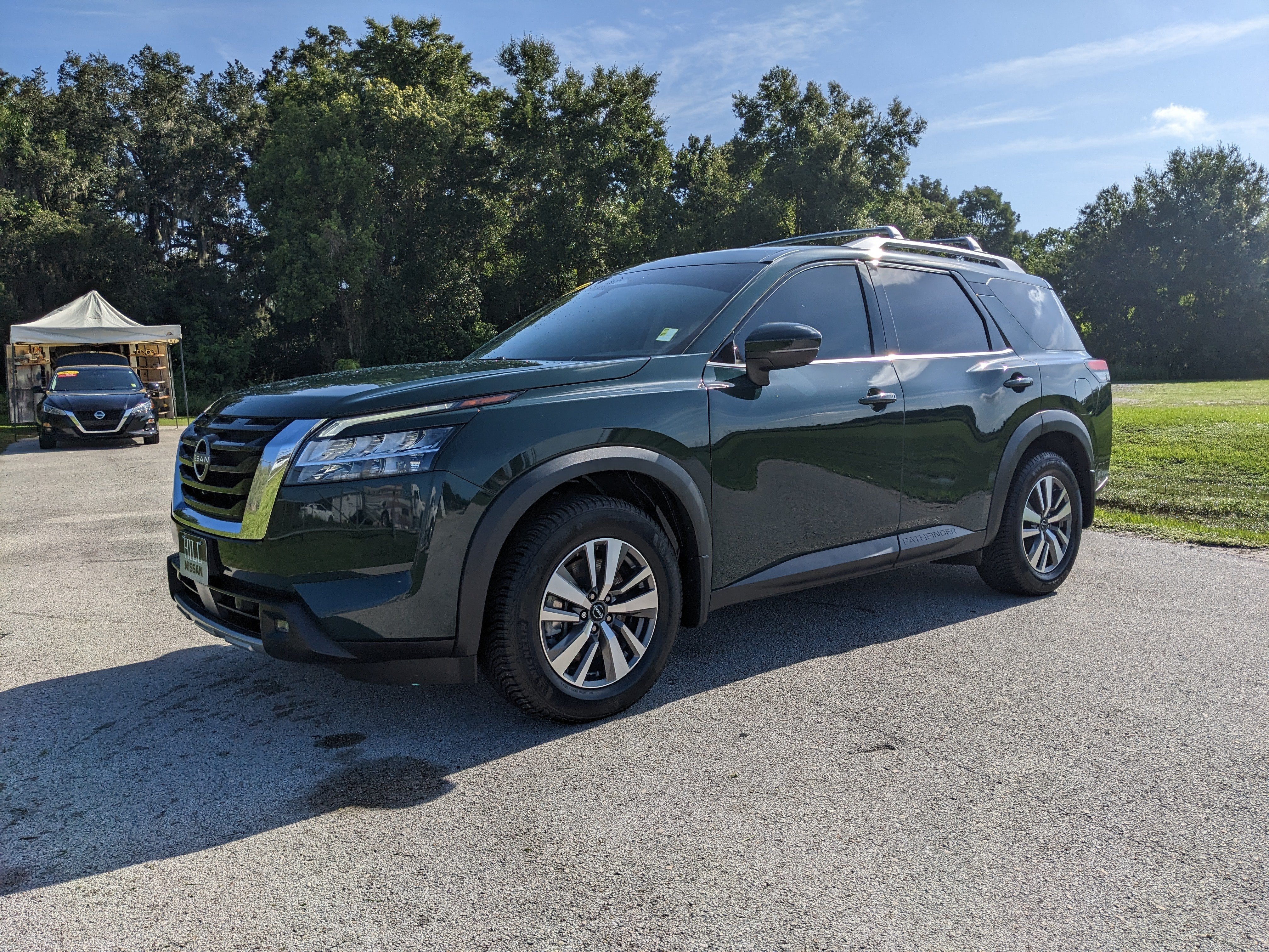2022 Nissan Pathfinder SL