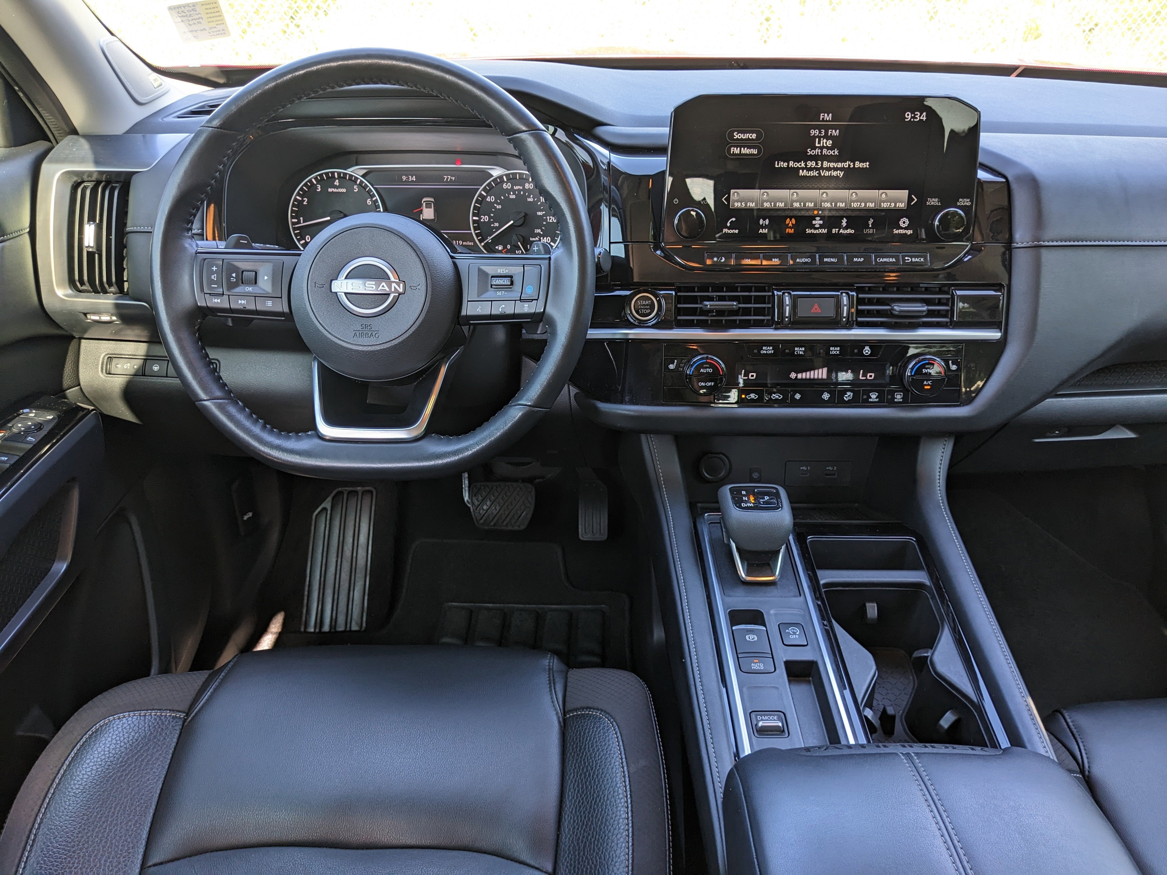 2022 Nissan Pathfinder SL