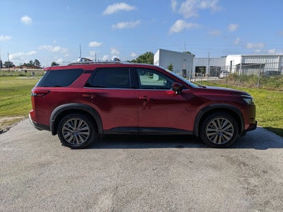2022 Nissan Pathfinder SL