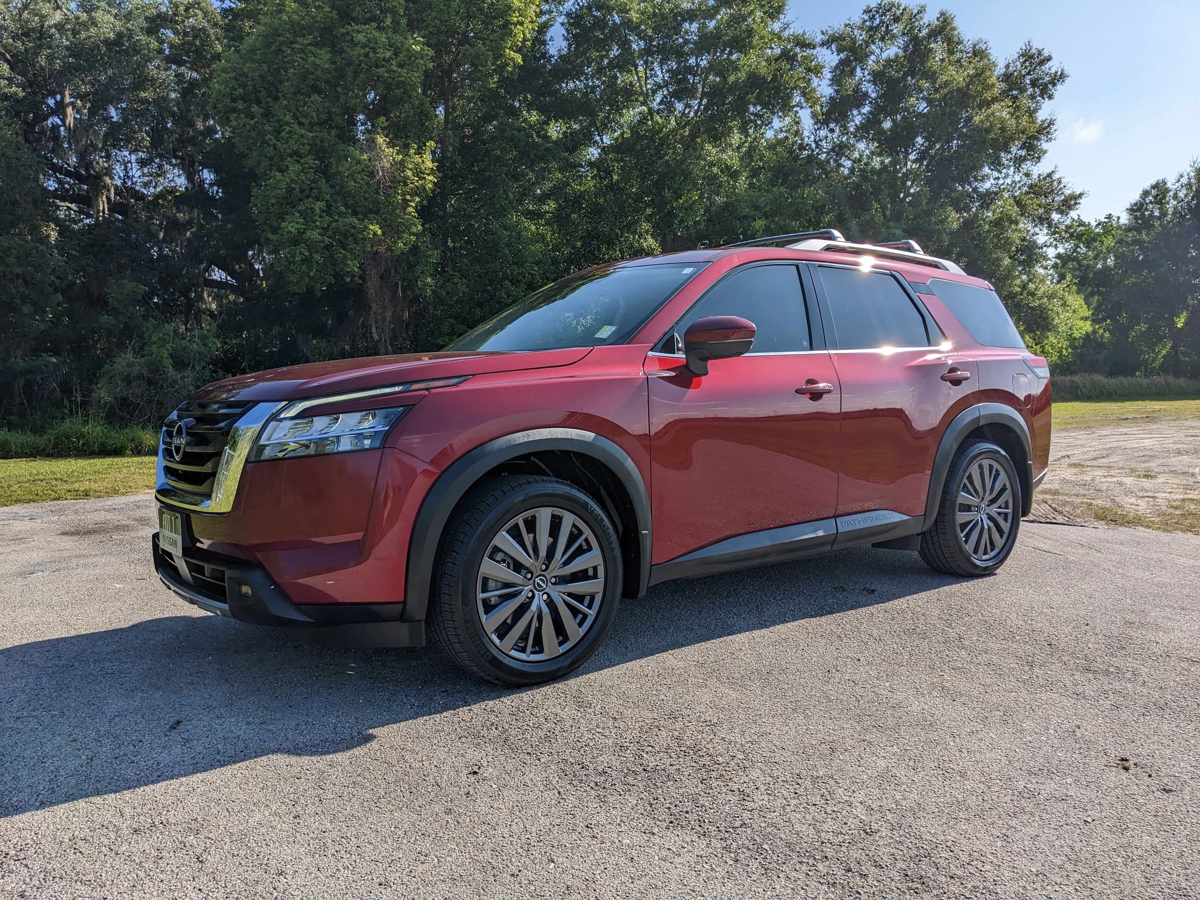 2022 Nissan Pathfinder SL