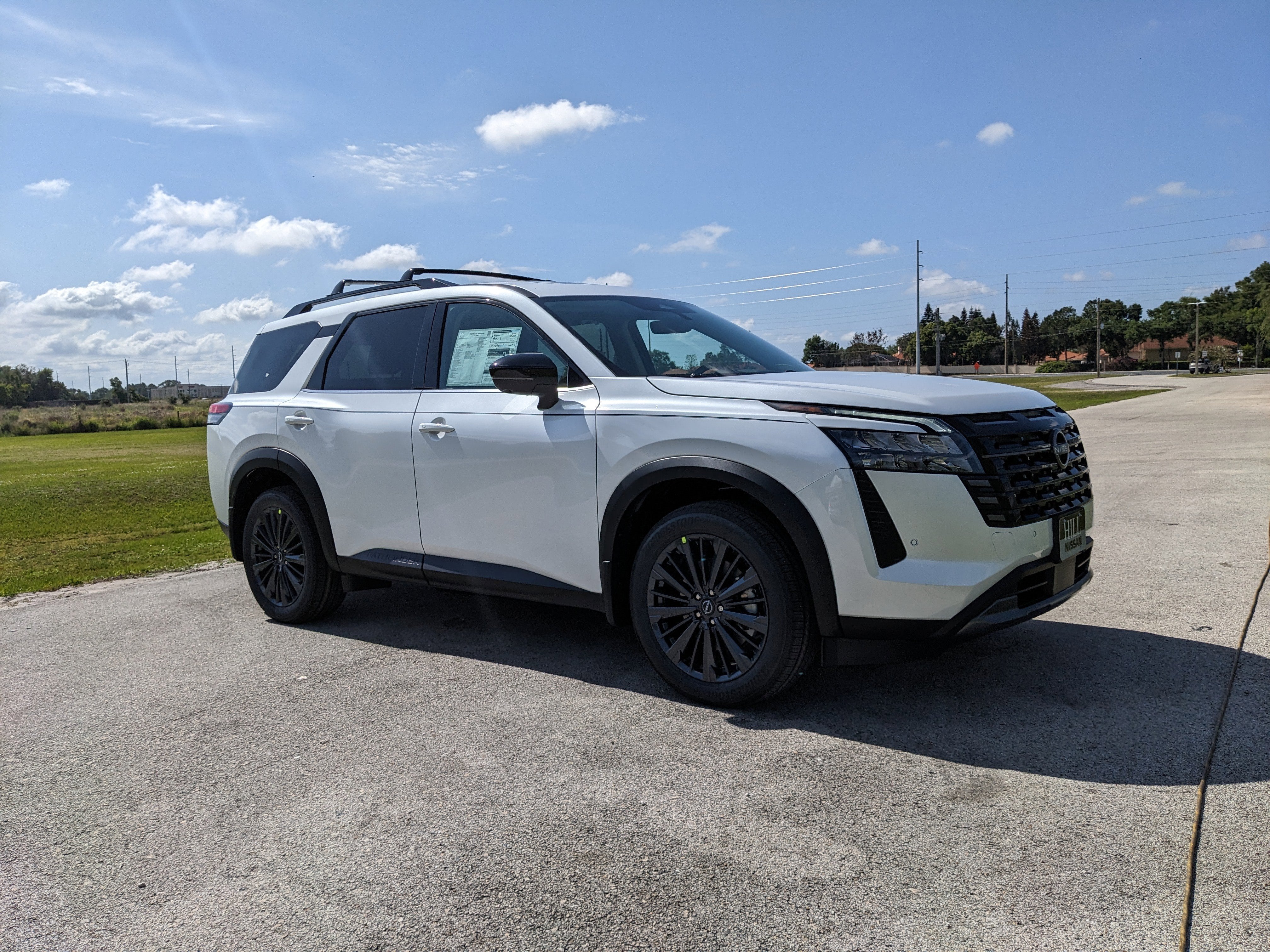 2026 Nissan Pathfinder SL