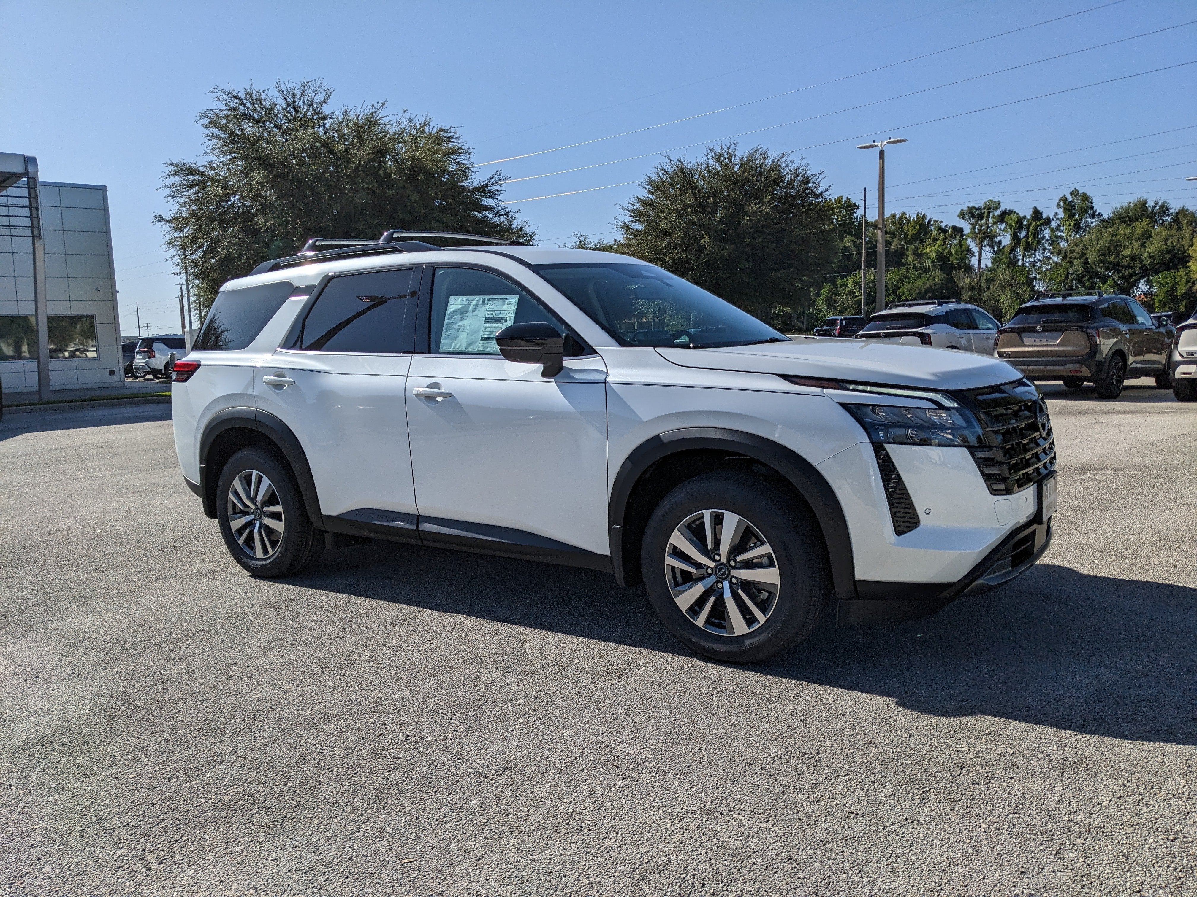 2026 Nissan Pathfinder SL