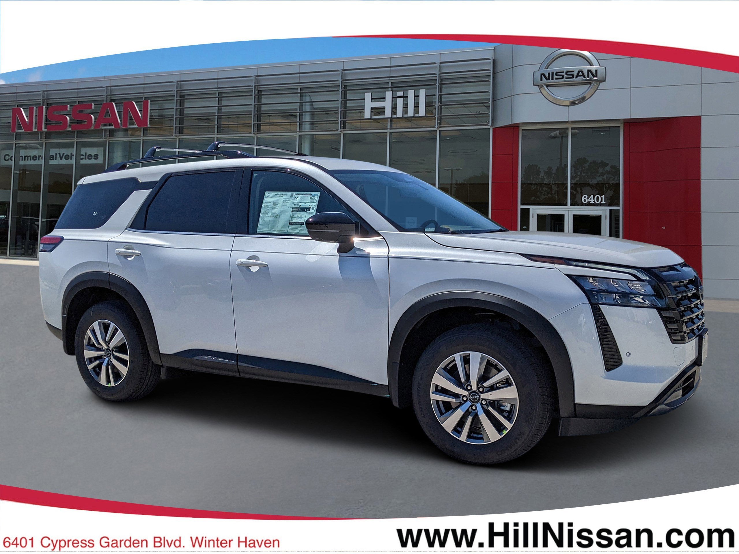 2026 Nissan Pathfinder SL