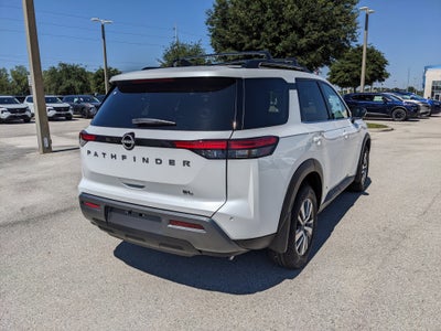 2026 Nissan Pathfinder SL