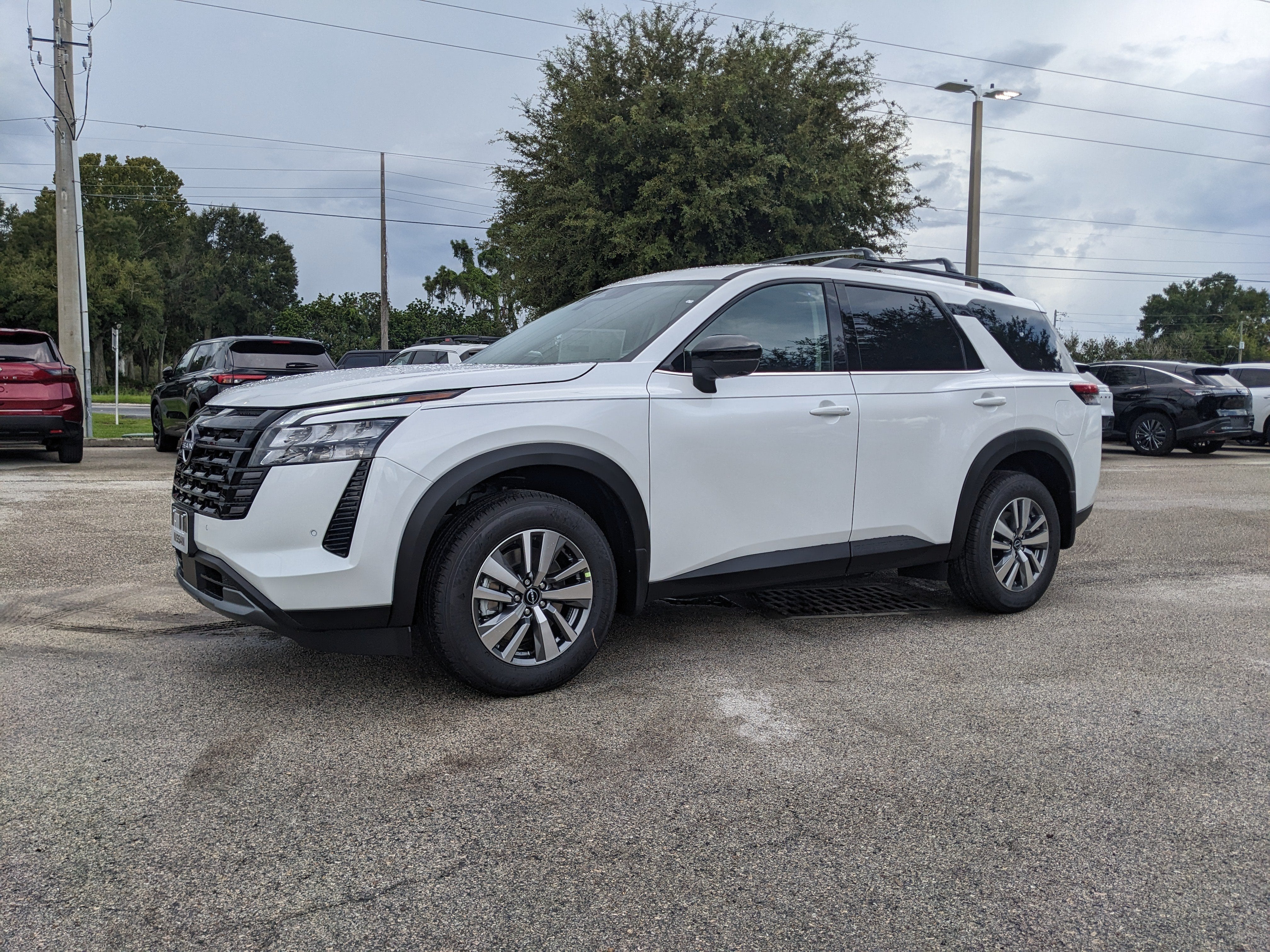 2026 Nissan Pathfinder SL