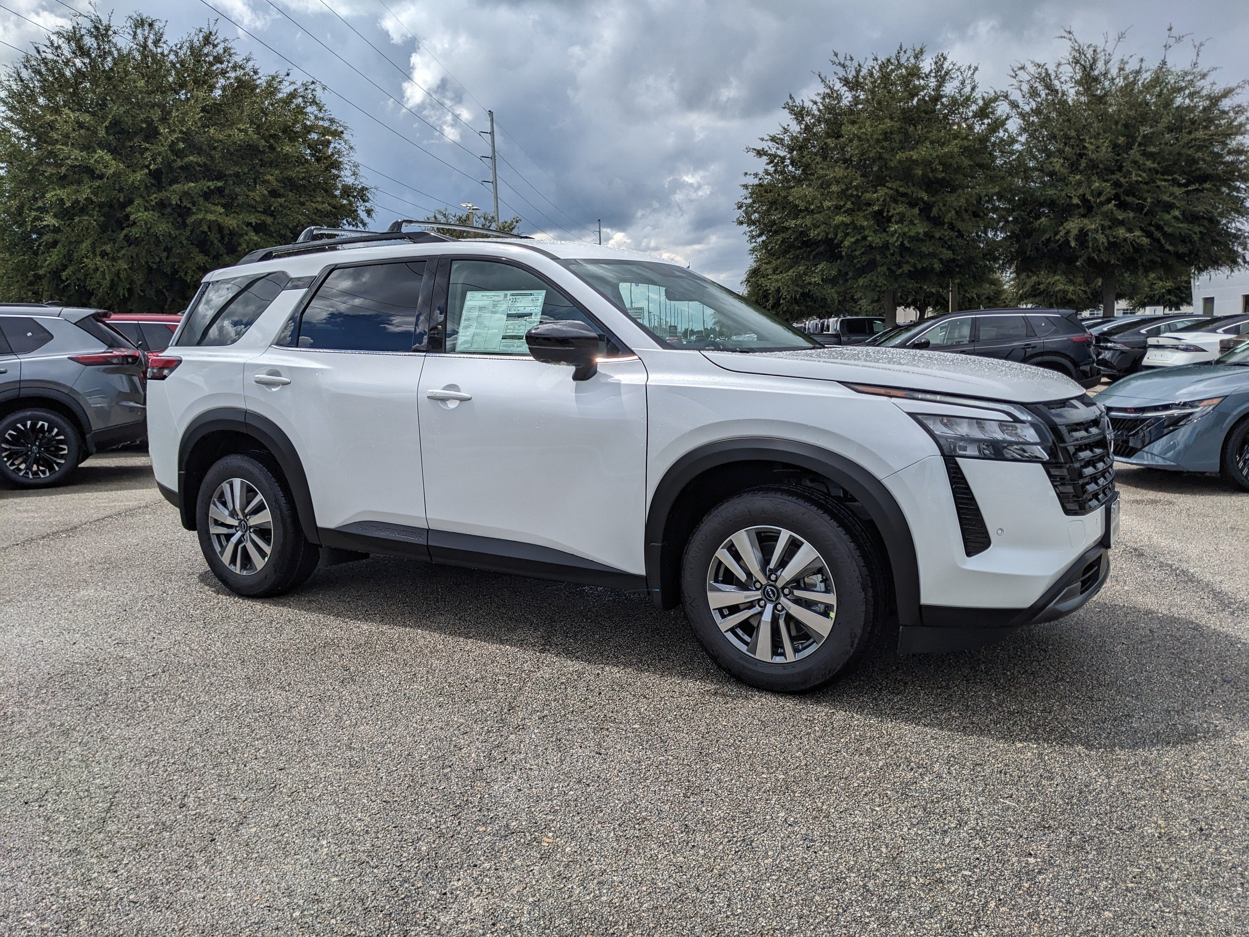 2026 Nissan Pathfinder SL