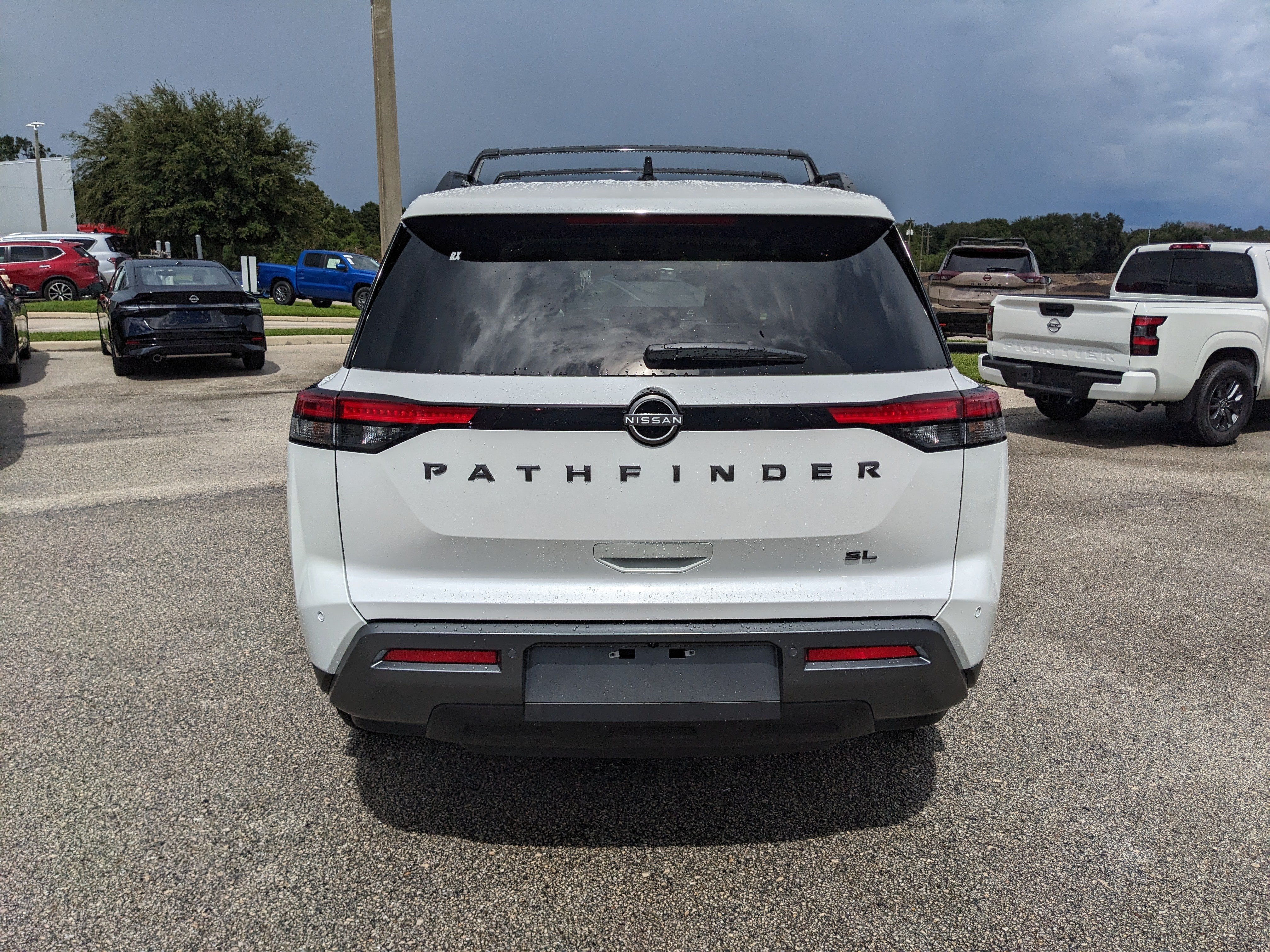 2026 Nissan Pathfinder SL