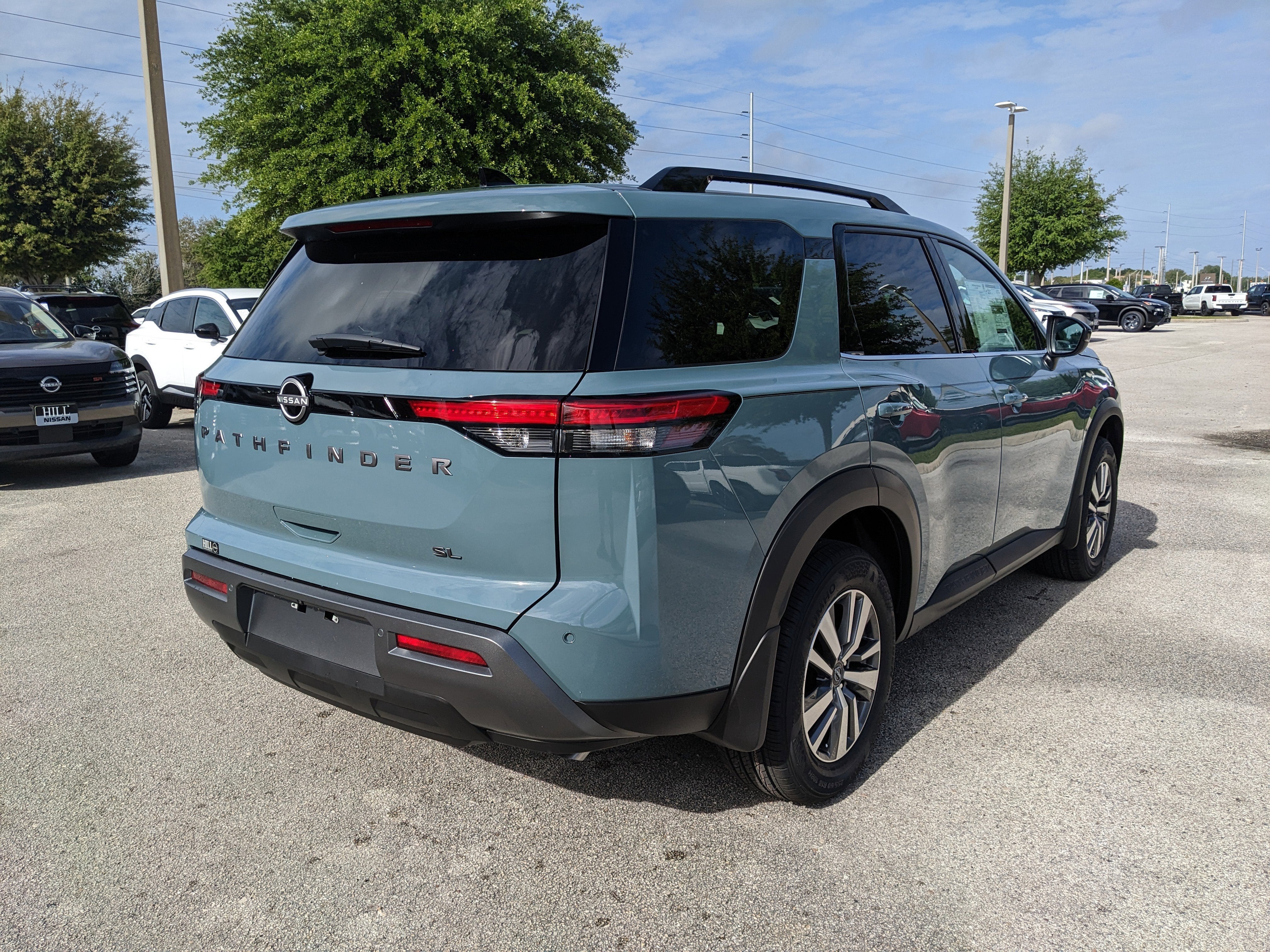 2026 Nissan Pathfinder SL