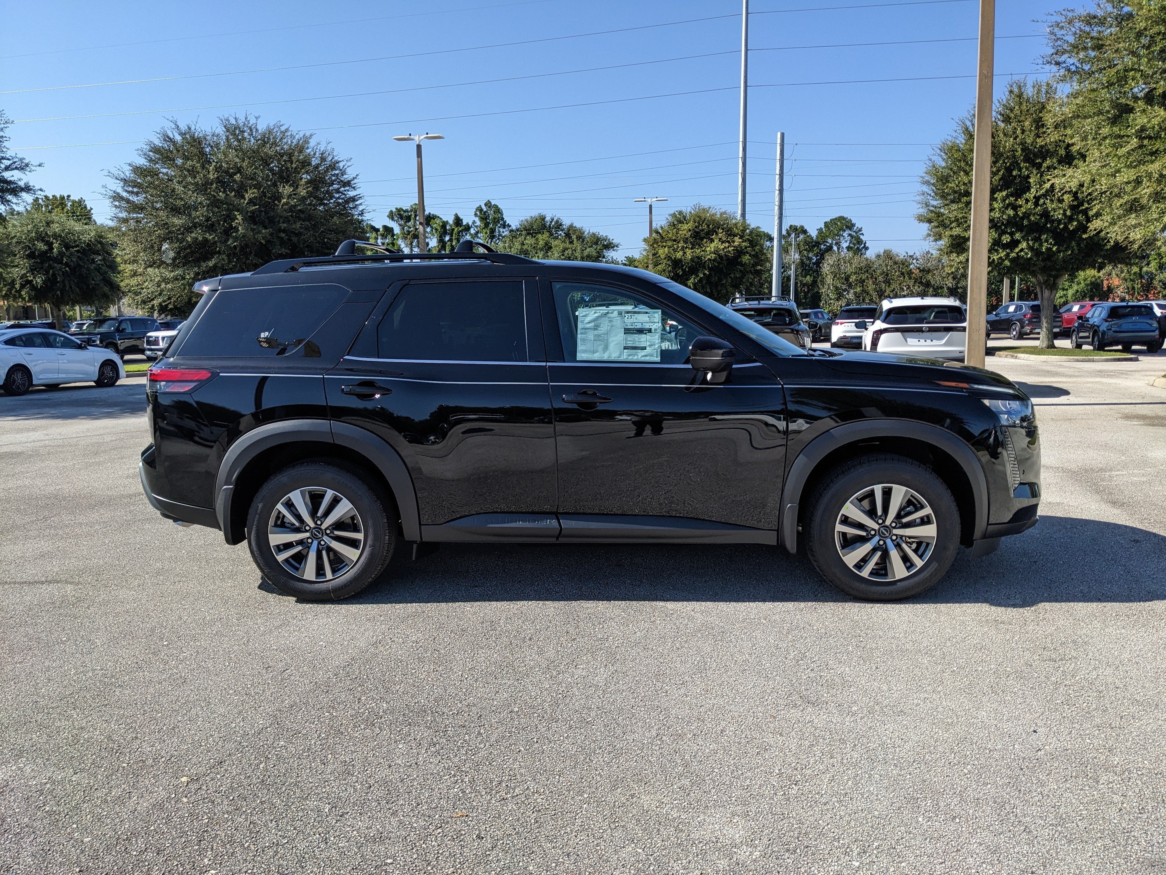 2026 Nissan Pathfinder SL