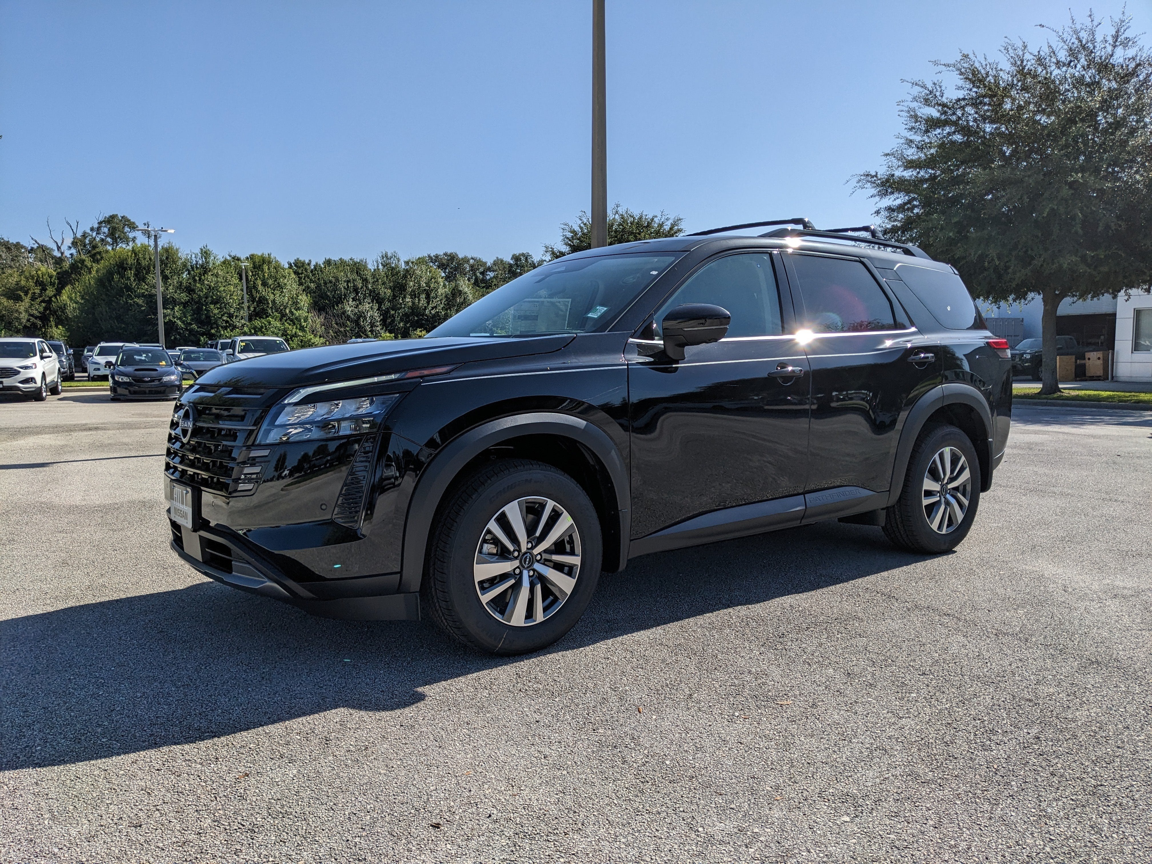 2026 Nissan Pathfinder SL