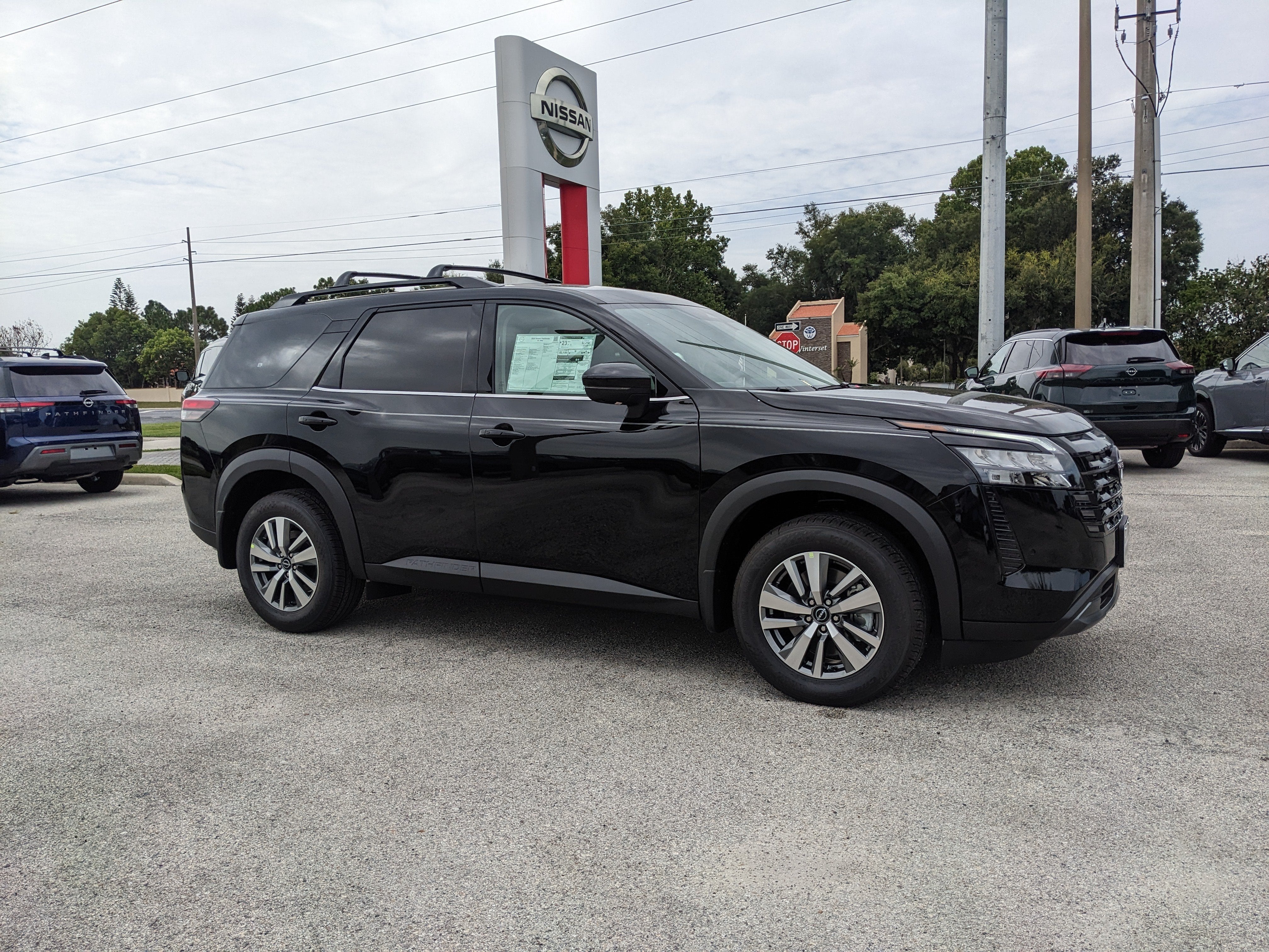 2026 Nissan Pathfinder SL