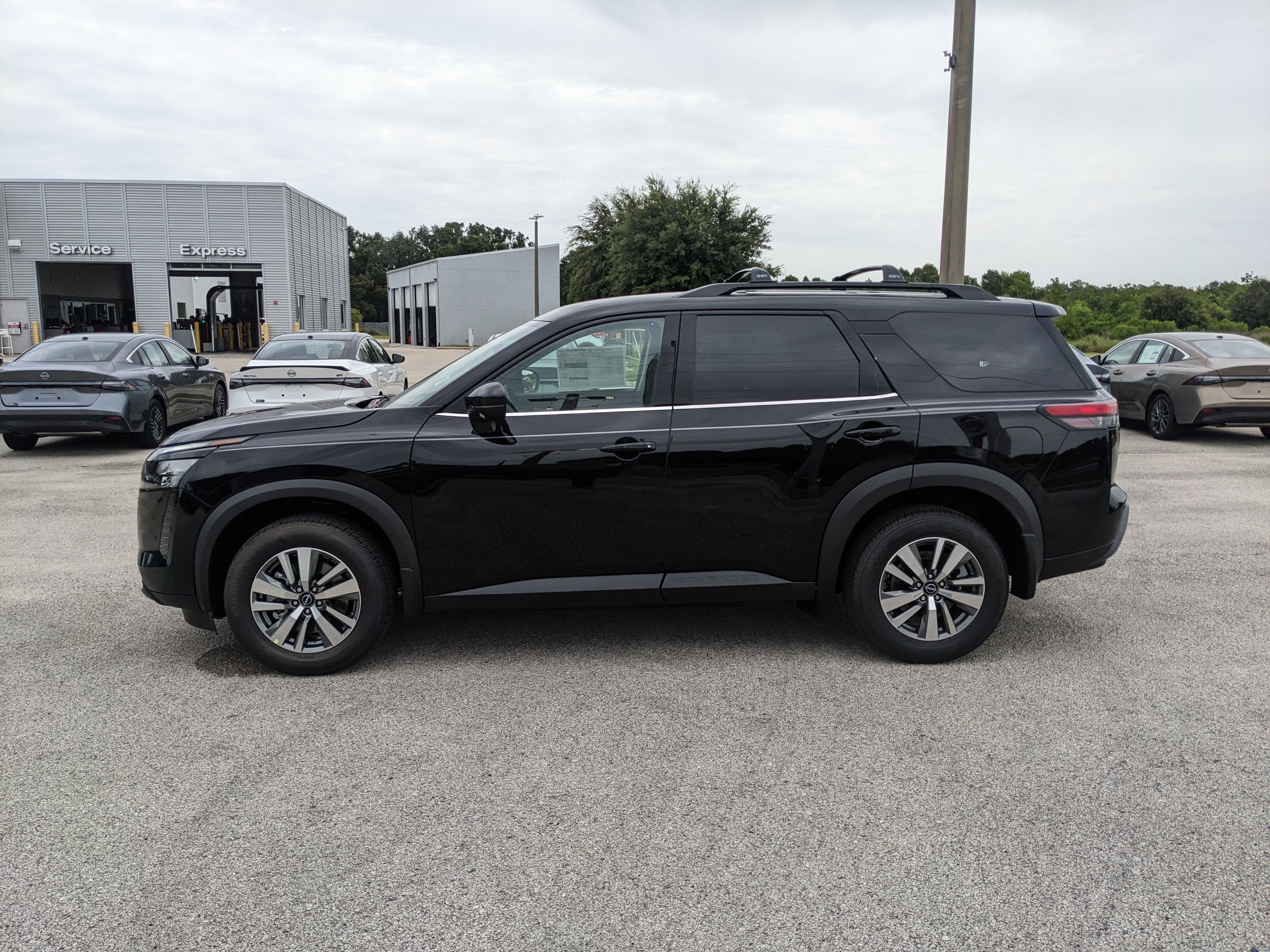 2026 Nissan Pathfinder SL
