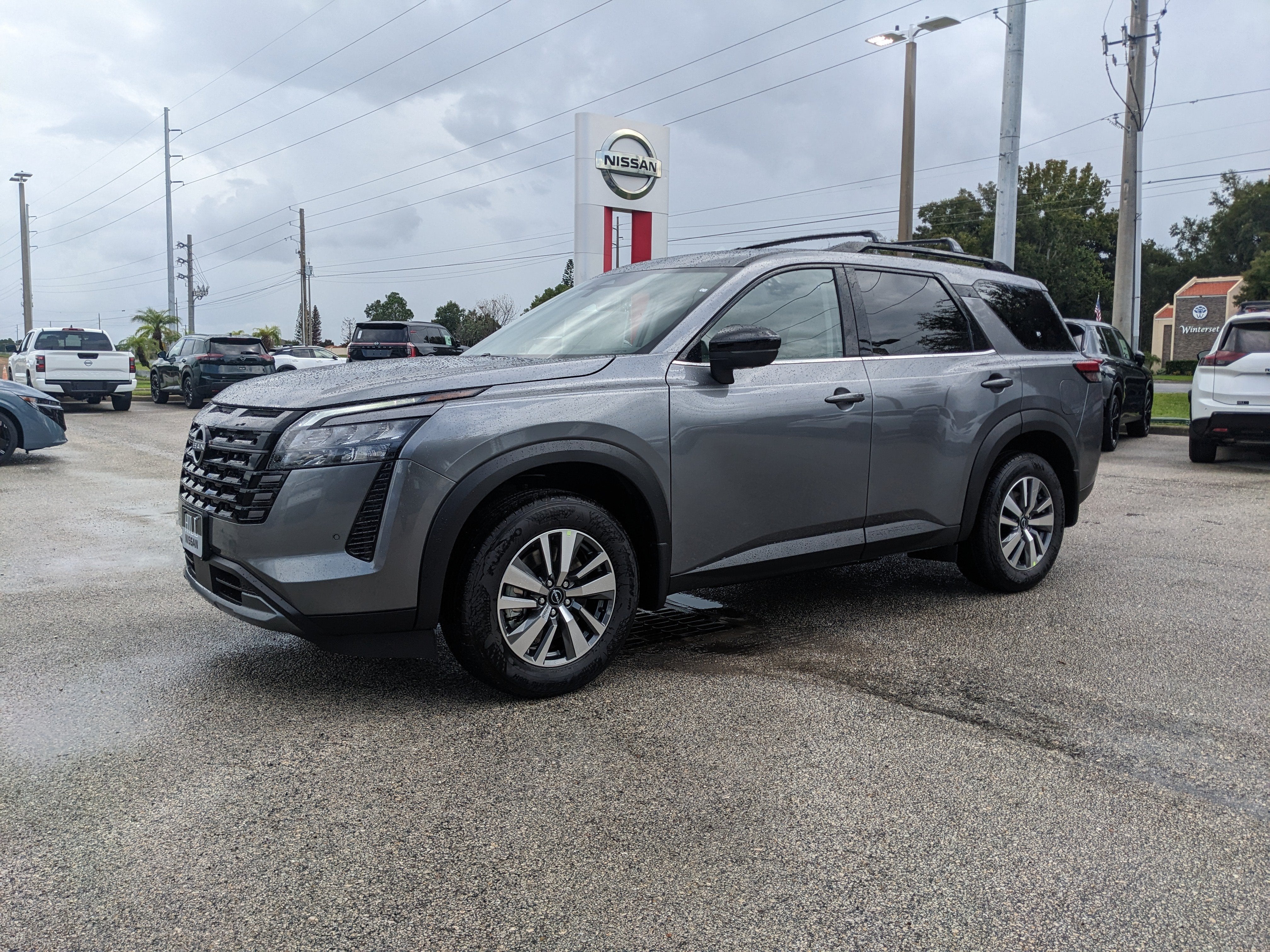 2026 Nissan Pathfinder SL