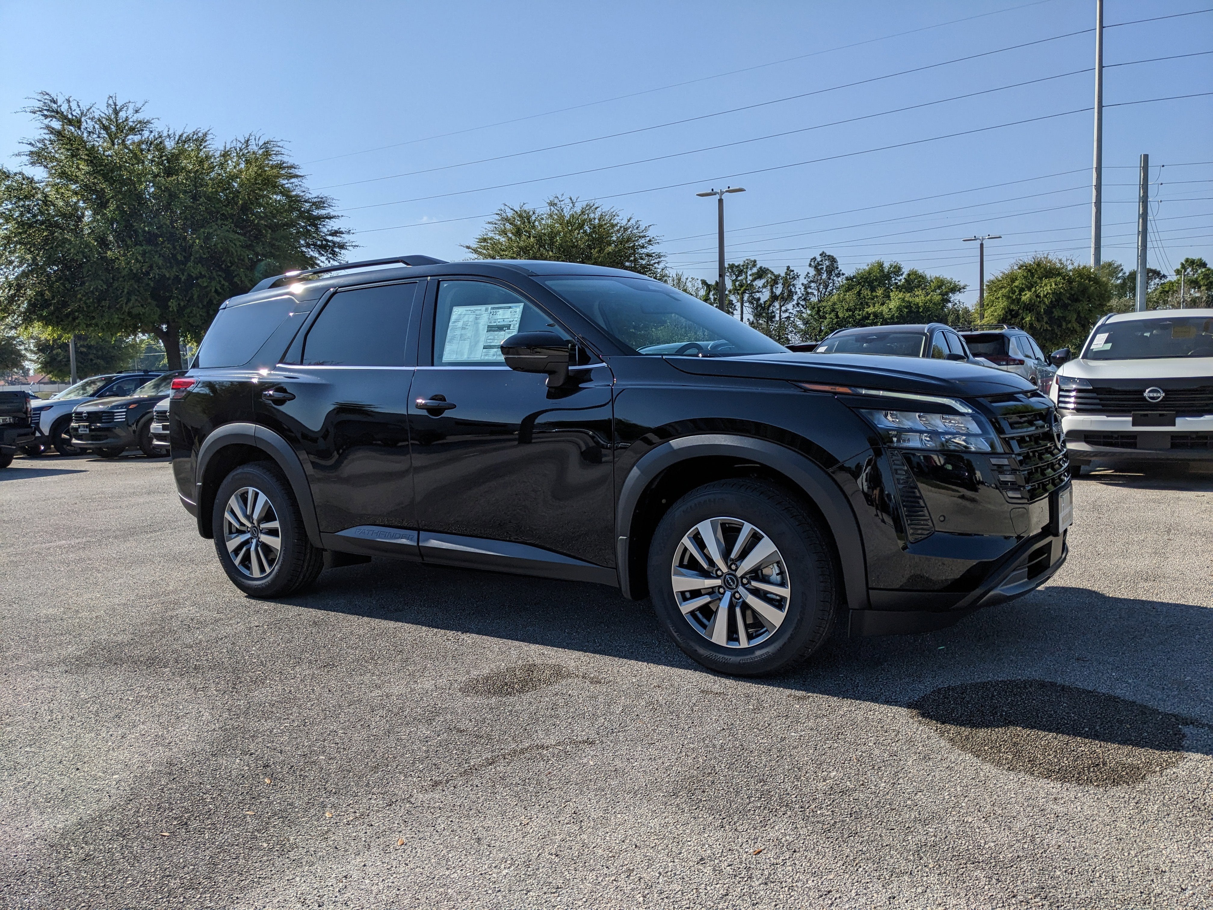2026 Nissan Pathfinder SL